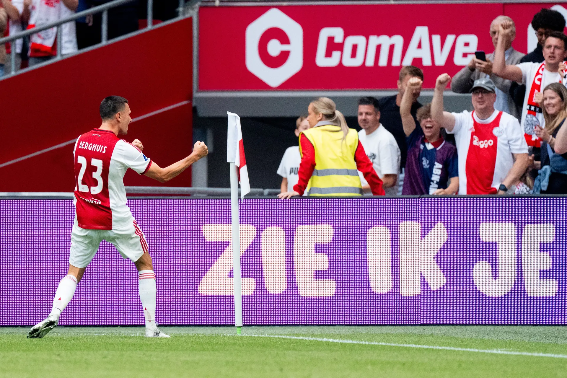 Rondom Ajax: Berghuis goed gemutst terug op trainingsveld van Ajax
