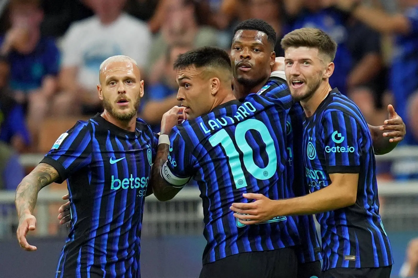 Ajax treft ‘nieuw’ Inter: ‘Ik denk dat Chivu zijn ideeën al beter heeft uitgedragen dan Heitinga'