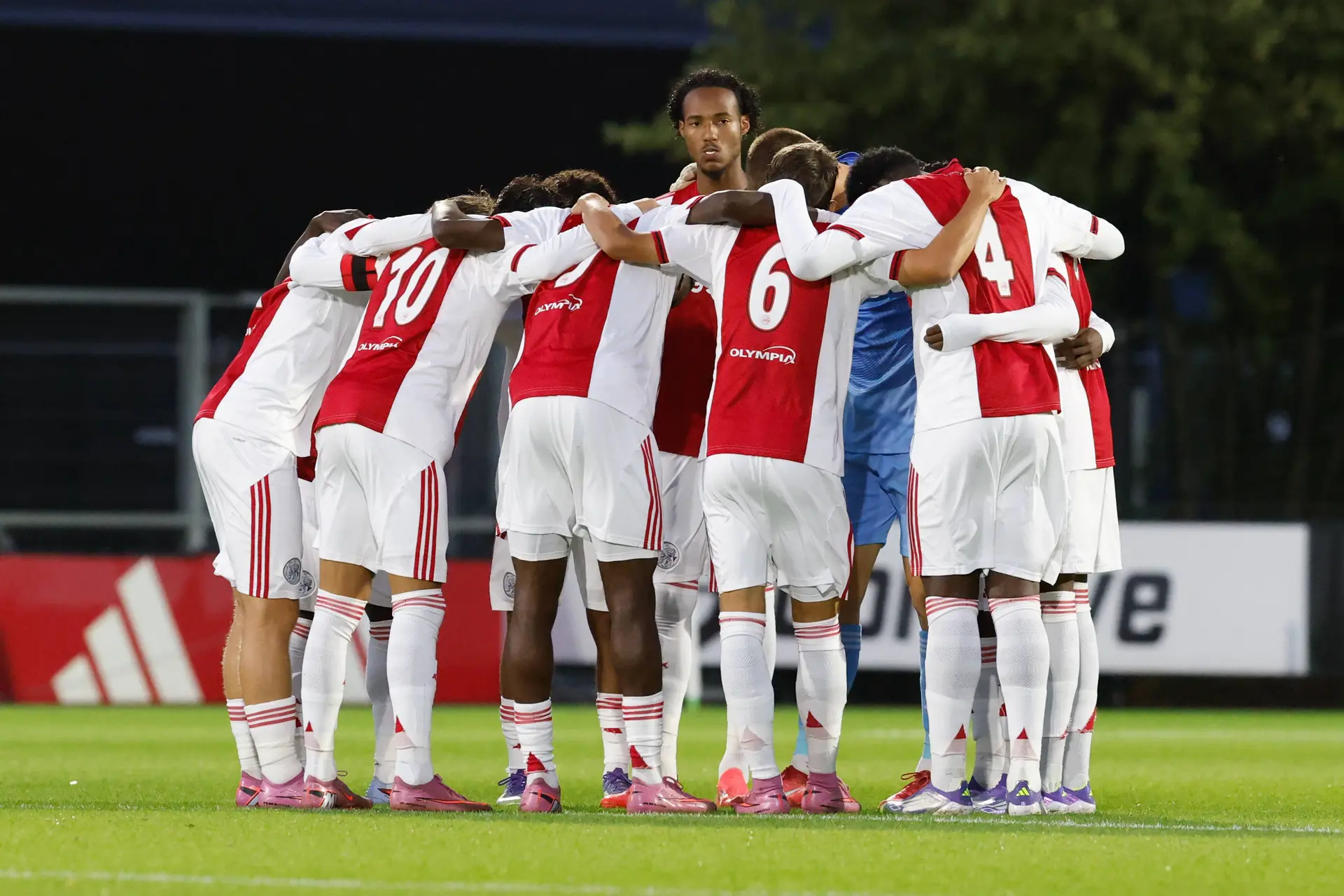 'Ajax heeft speelminuten bij Jong Ajax in gedachten voor transfertarget Chermont'