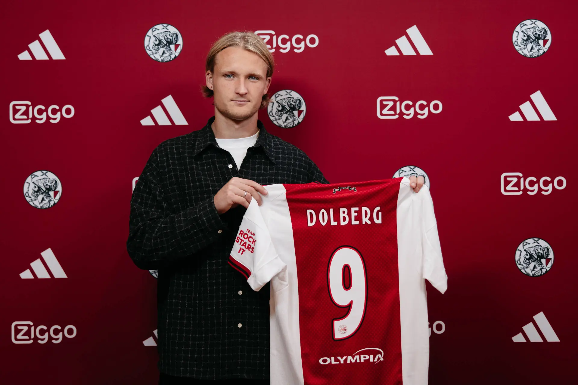 Rondom Ajax: Zomeraankoop Dolberg meldt zich na interlandperiode bij Ajax