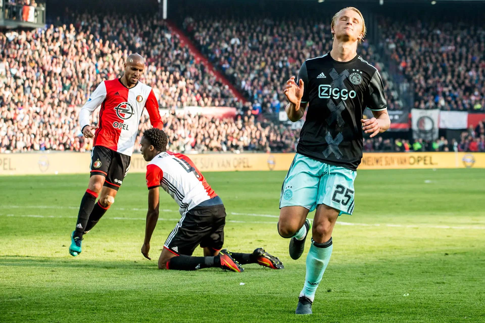Pot zijn blik op Dolberg: 'Hij leek in zijn bewegen soms op Kluivert en Bergkamp tegelijk'