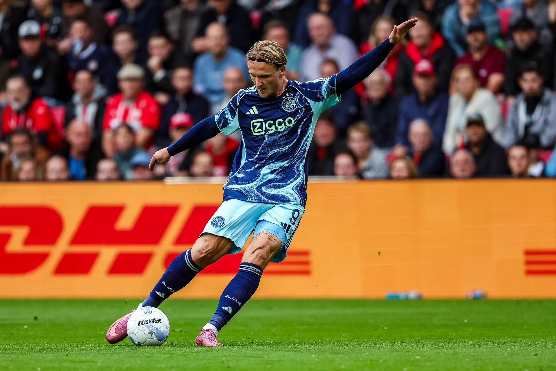 Heitinga geeft aan dat Dolberg op de weg terug is; Berghuis voorlopig nog niet inzetbaar