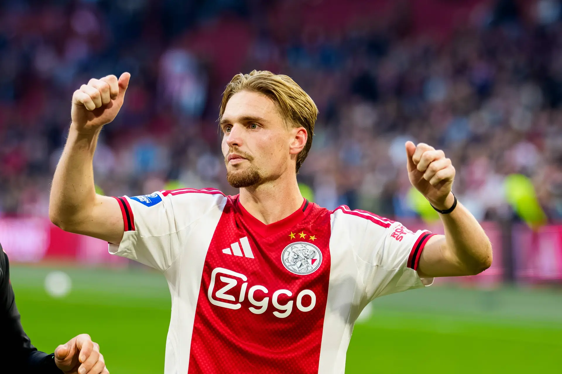 'Ajax werkte niet mee aan zomerse transfer Taylor naar FC Porto, club prefereerde hogere bod Wolves'