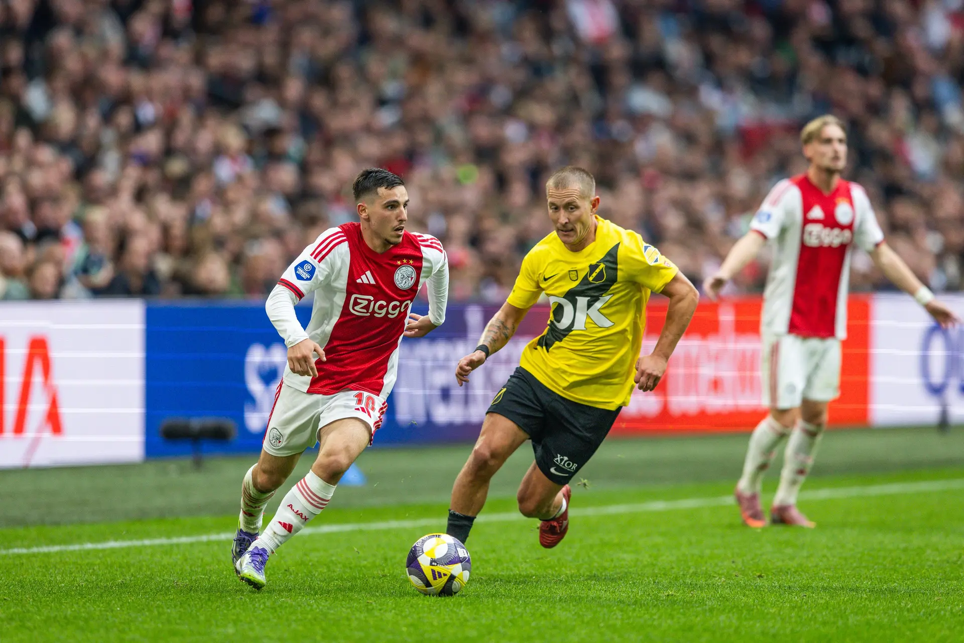 Gloukh verzekert Ajax-supporters: 'Je zal veel van mij zien op dit gebied'