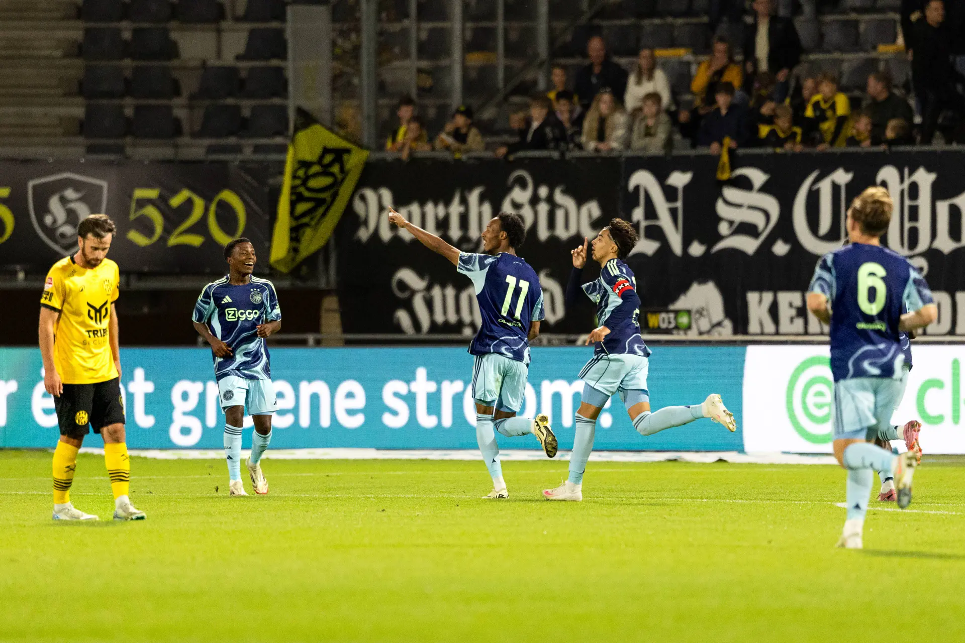 Jong Ajax redt in absolute slotfase punt op bezoek bij Roda JC tijdens doelpuntenregen