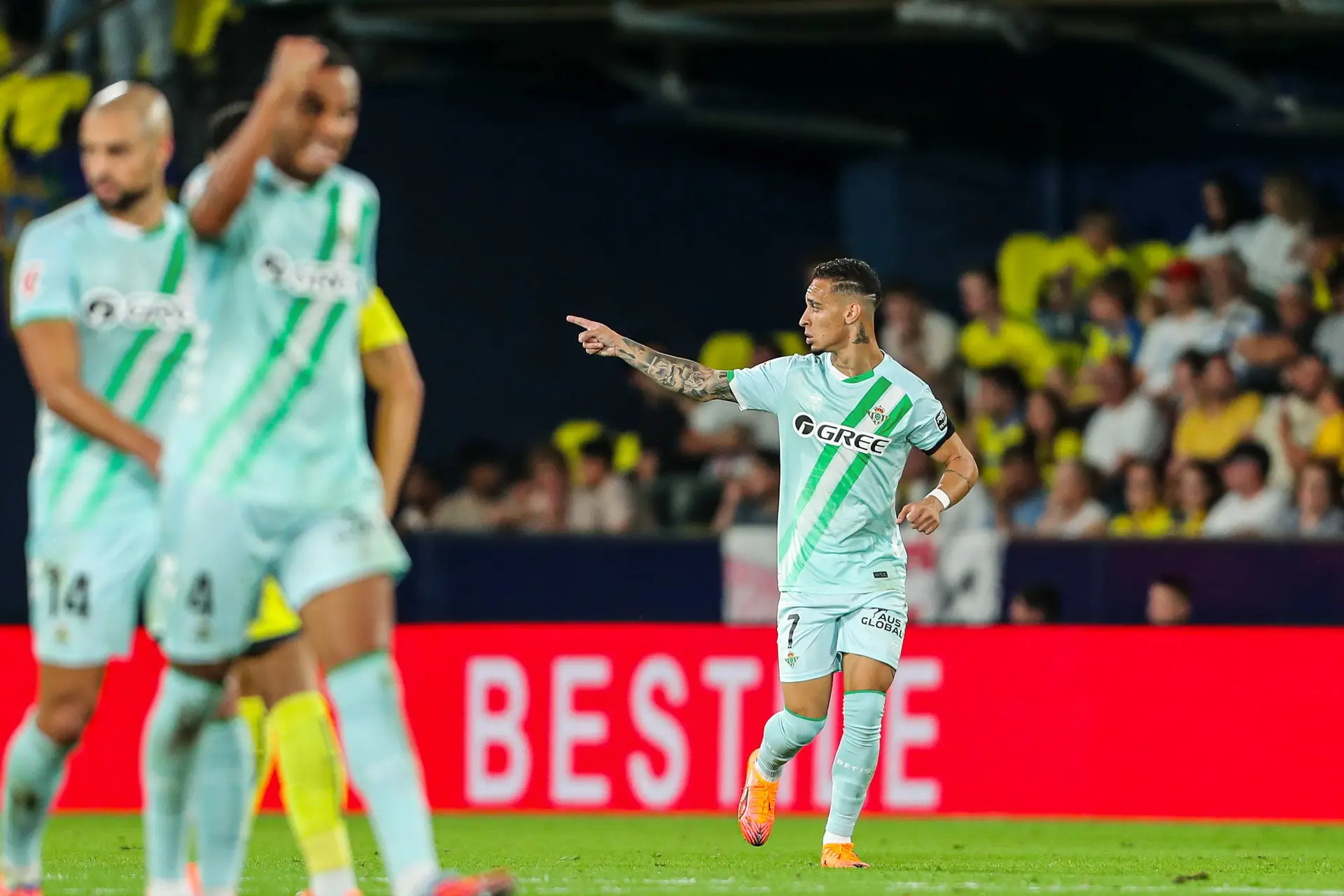 Buitenland: Antony speelt kraker op late maandagavond met Real Betis; FC Porto komt ook in actie