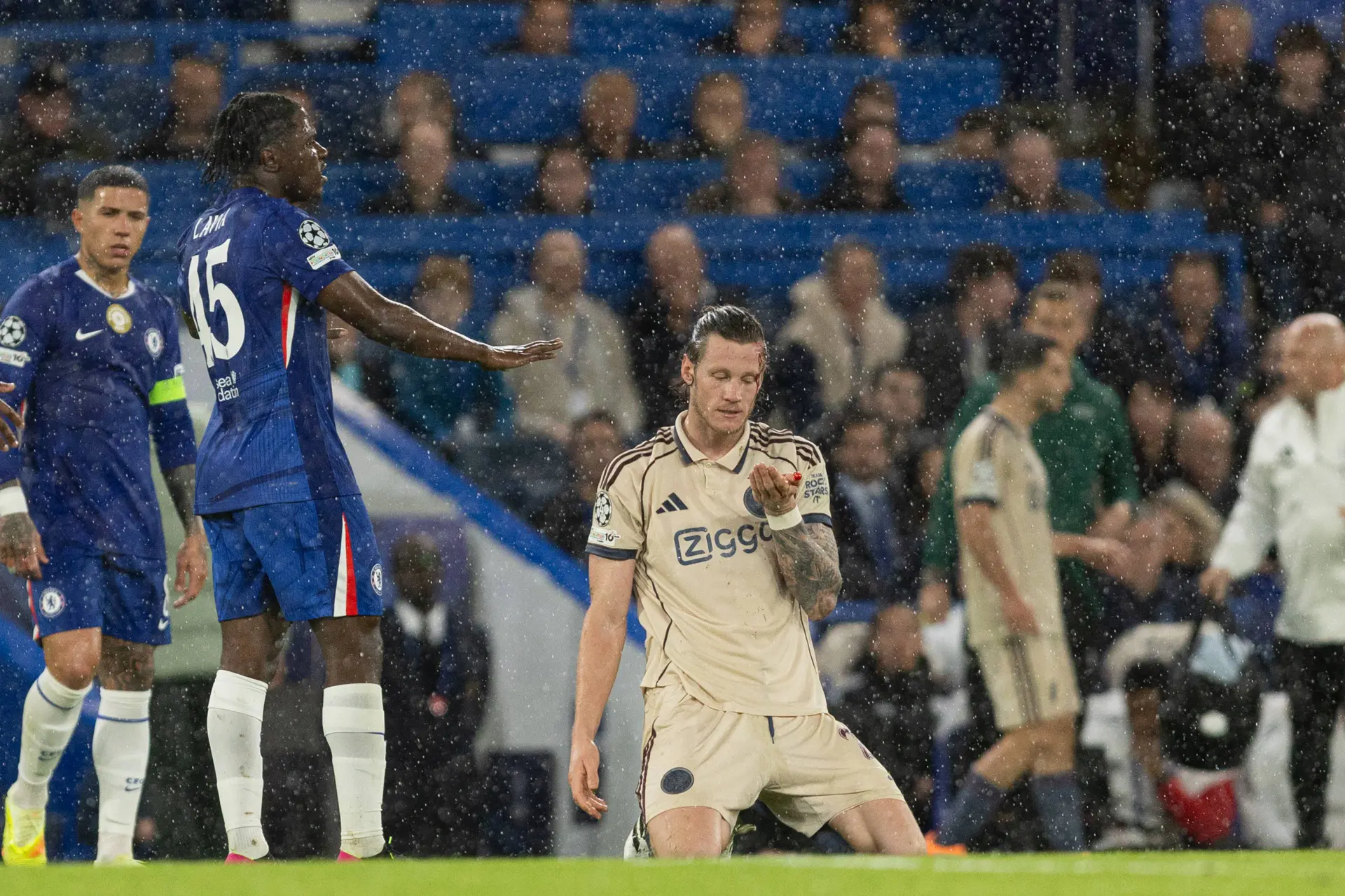 Jansen haalt uit na Chelsea-debacle: ‘Weghorst is totaal geen Ajax-spits’