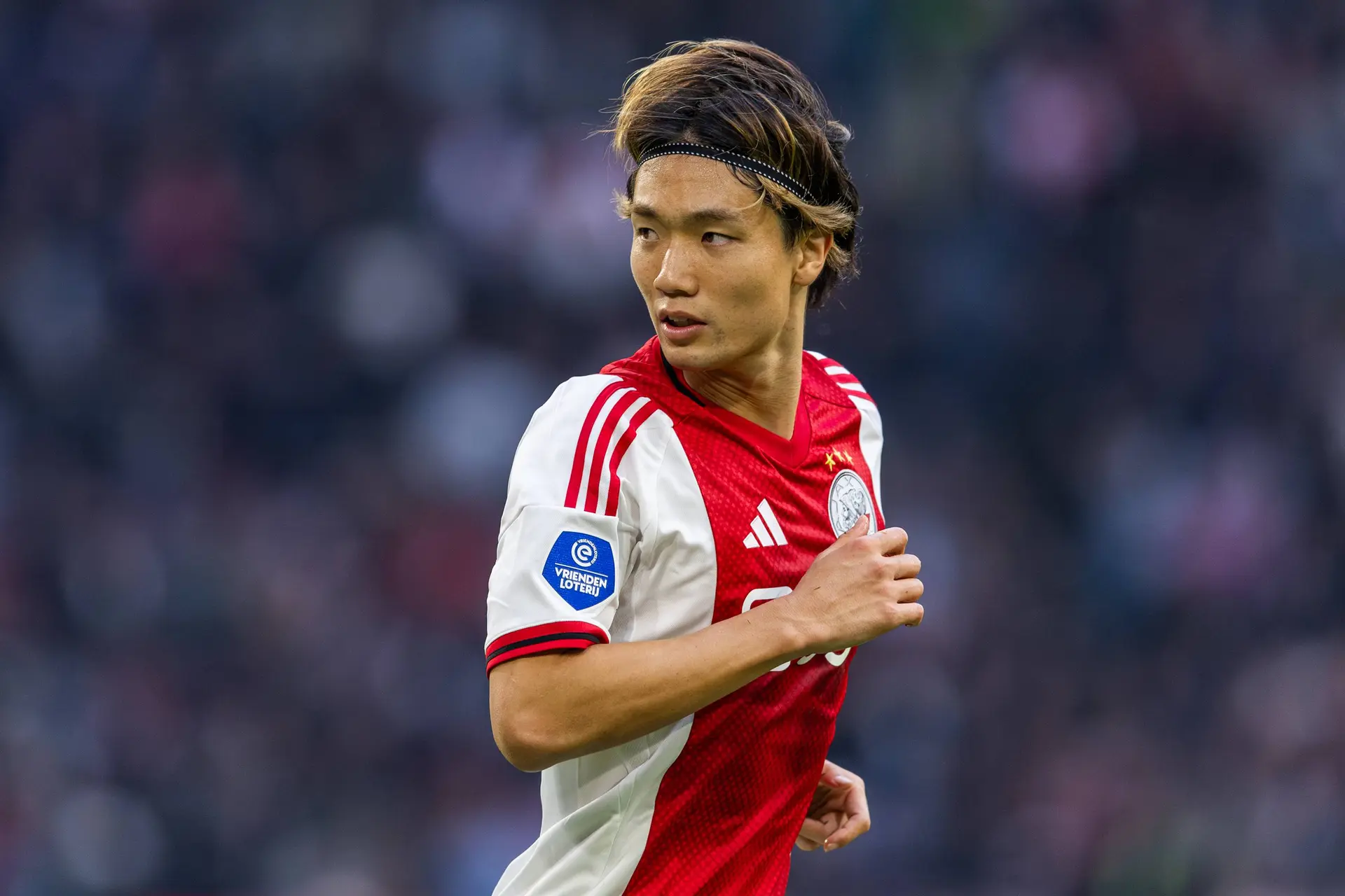 ko-itakura-ajax-25-26
