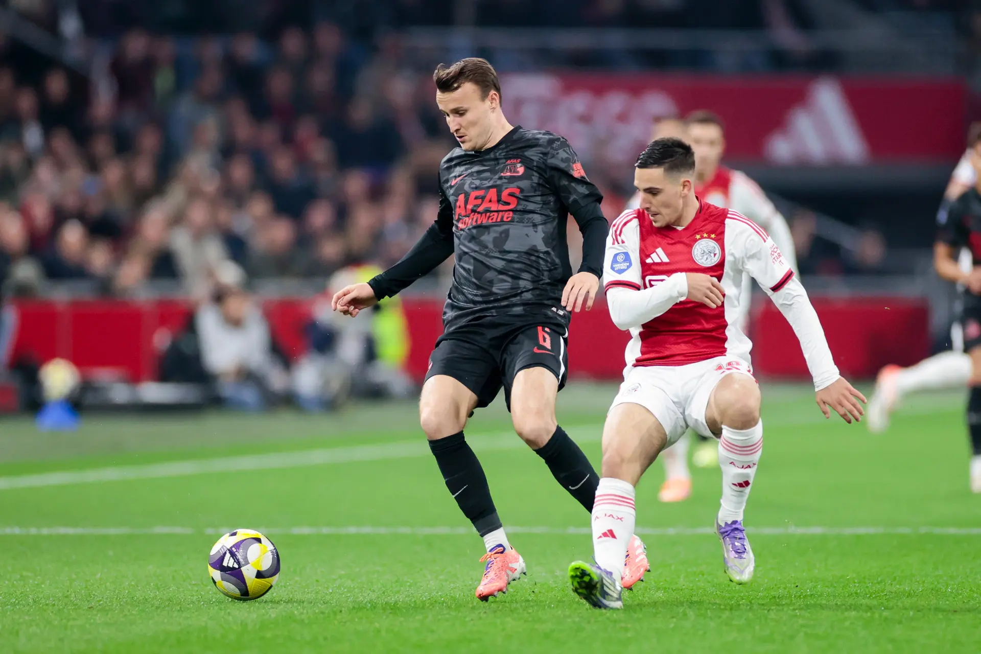 Rondom Ajax: Gloukh begrijpt wissel niet: 'Misschien zal hij het de komende dagen uitleggen'