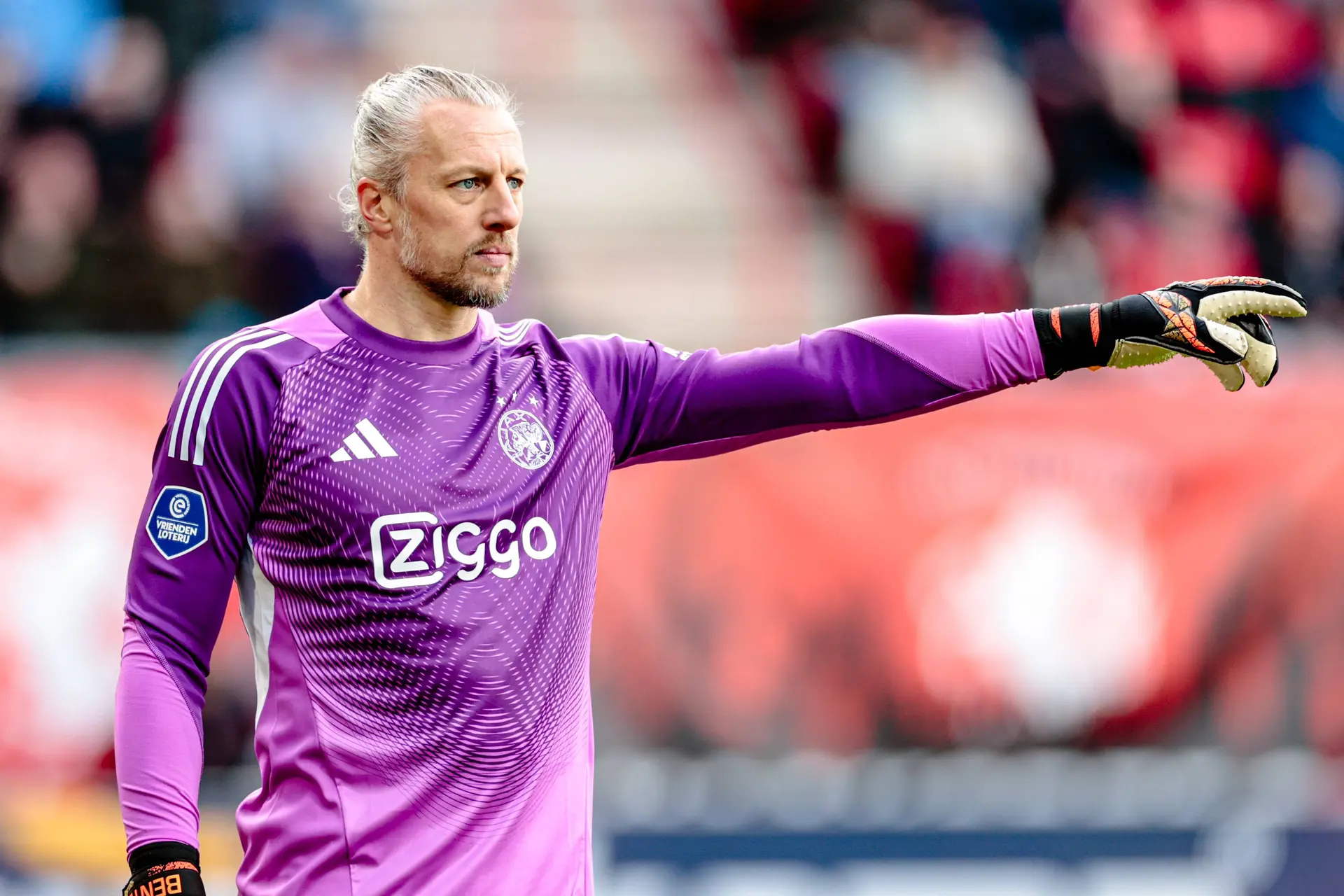 Heitinga weigert Pasveer eerste keeper te noemen en deelt aanpak in rust van FC Twente-uit