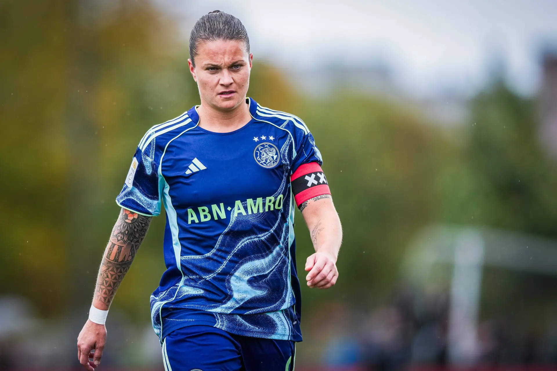 Ajax Vrouwen maakt geen fout tegen Excelsior en komt in punten gelijk met koploper FC Twente