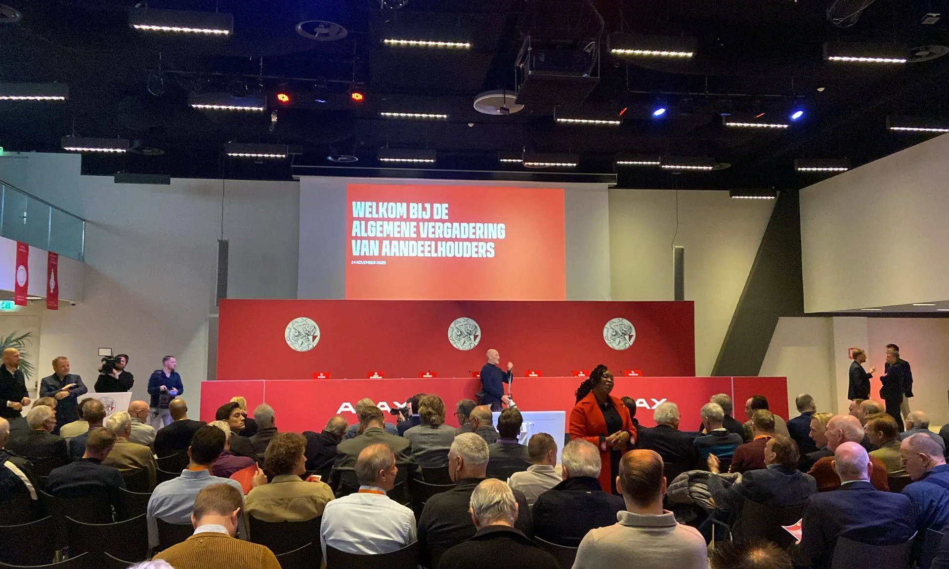 Anbeek fel richting de media: 'Onjuiste informatie die ik over Ajax lees is schrikbarend'