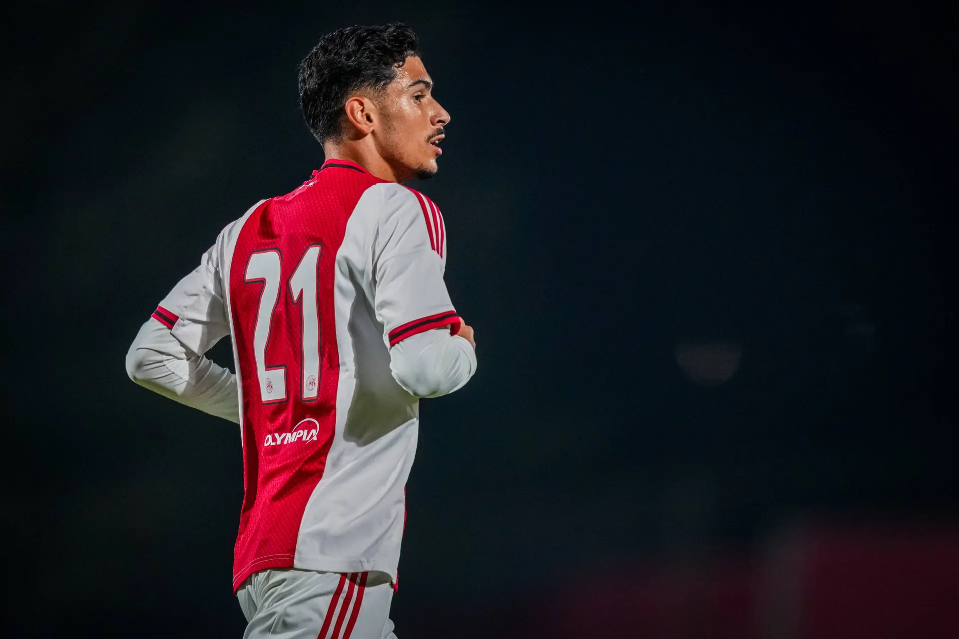 emre-unuvar-jong-ajax-25-26