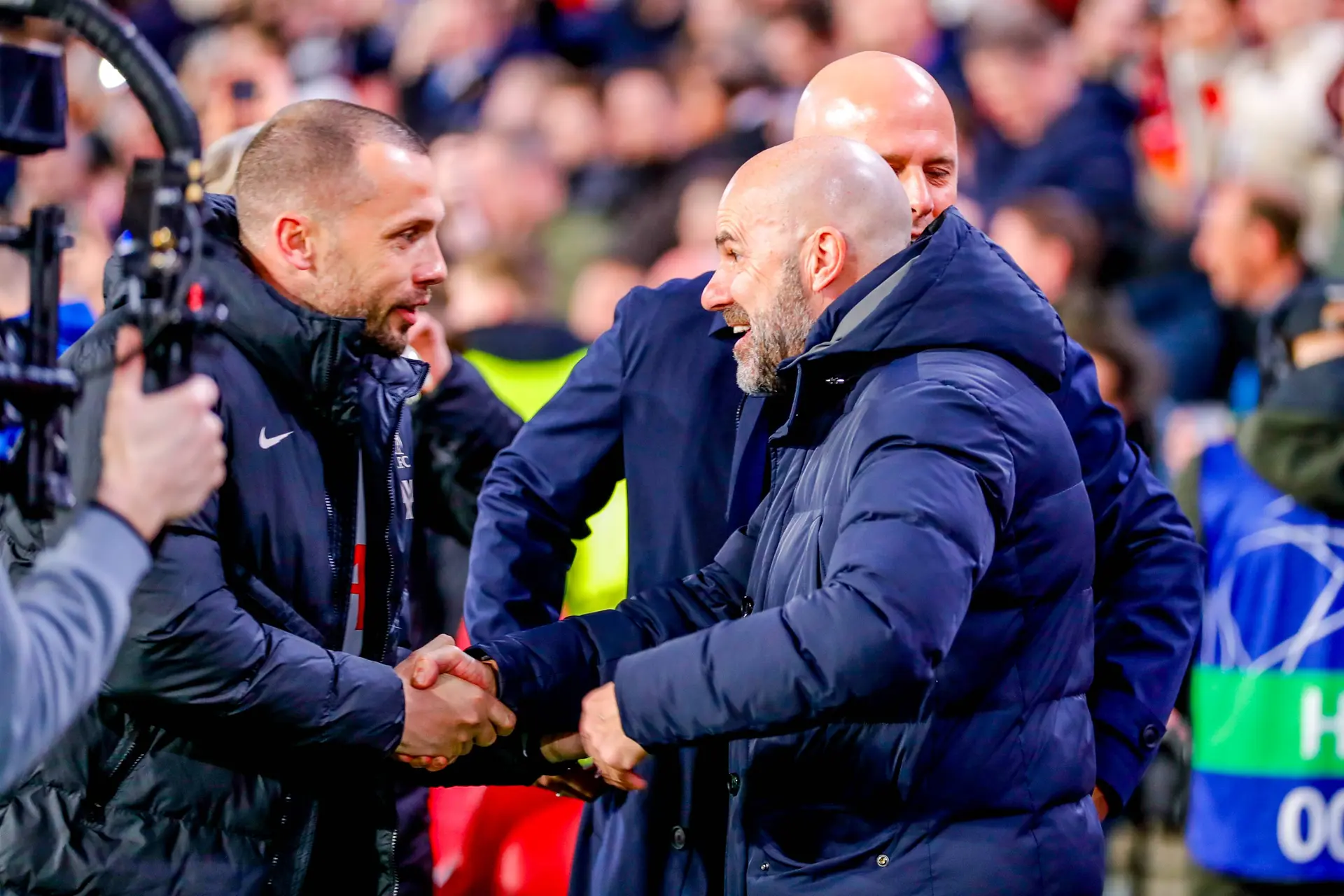Bosz haalt eveneens uit naar pers na ontslag Heitinga: 'De manier waarop op de man gespeeld wordt...'