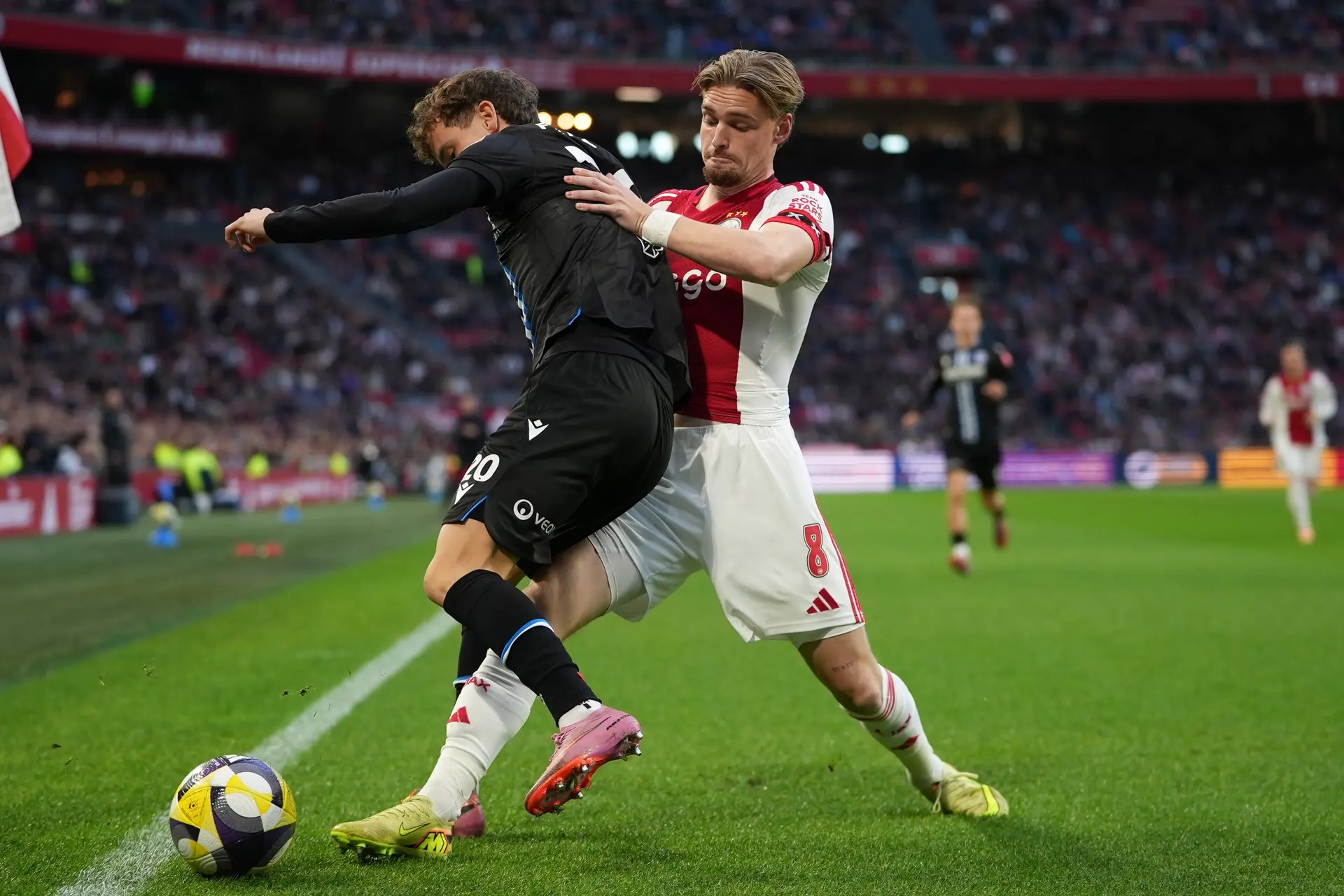 Taylor oneens met beslissing scheidsrechter: 'Daar kwam wel de 1-1 uit'