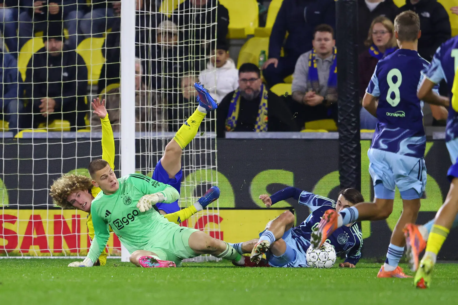 Wereldgoal Chourak niet genoeg om Jong Ajax resultaat te bezorgen op bezoek bij SC Cambuur