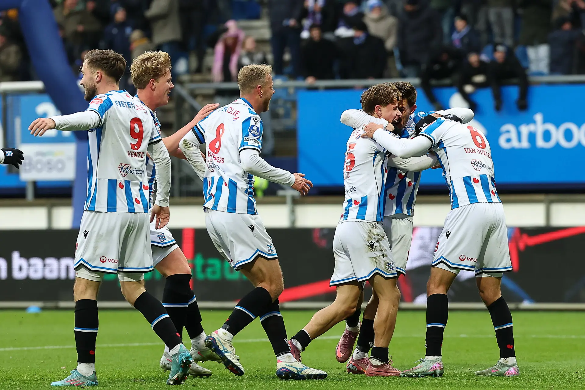 LIVE 20.00 uur | sc Heerenveen kan bij winst op PEC Zwolle op gelijke hoogte met Ajax komen