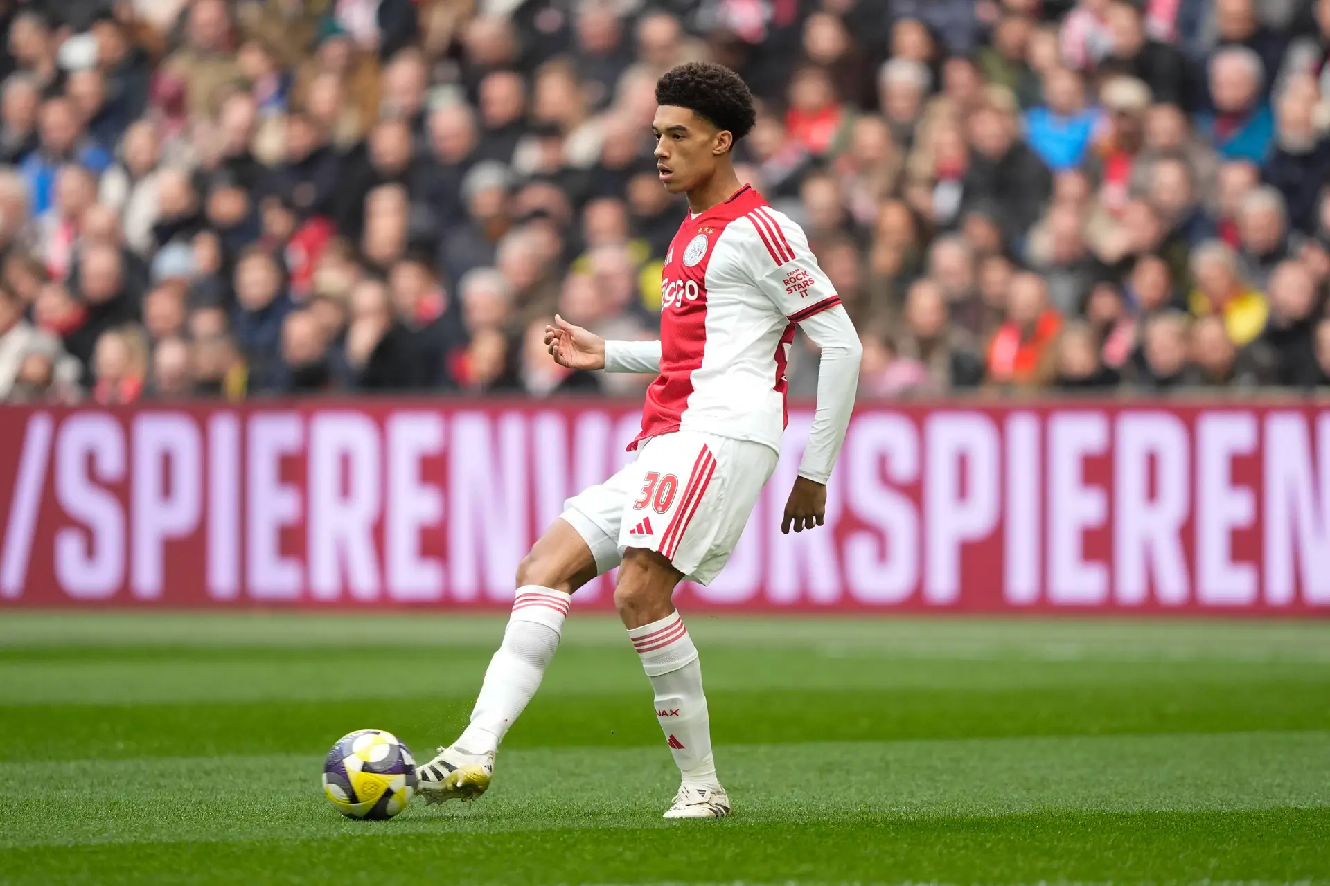 Bouwman blijft nuchter na contractondertekening: 'Gehaald wil ik nog niet zeggen'