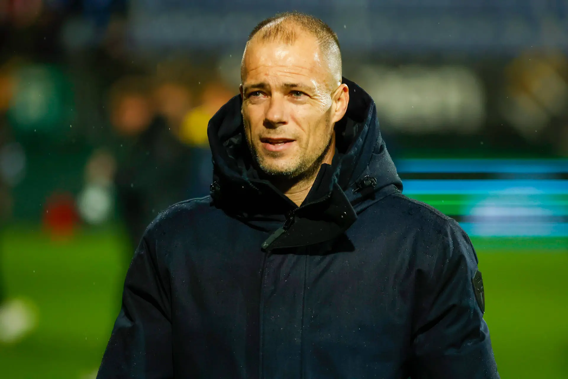 Buijs niet te spreken over scheidsrechter Van der Eijk: 'Ik vond hem heel warrig fluiten'