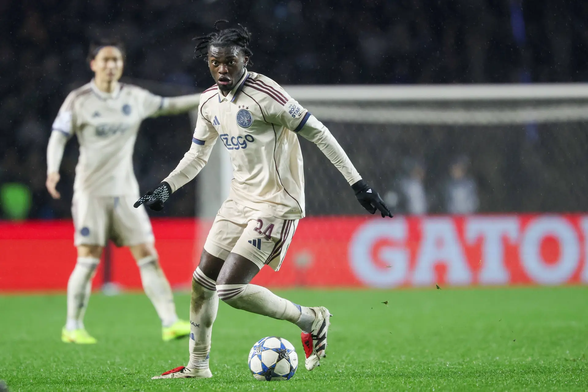 Rondom Ajax: Mokio niet blij met eigen wedstrijd tegen Qarabag: 'Vind het echt eng'