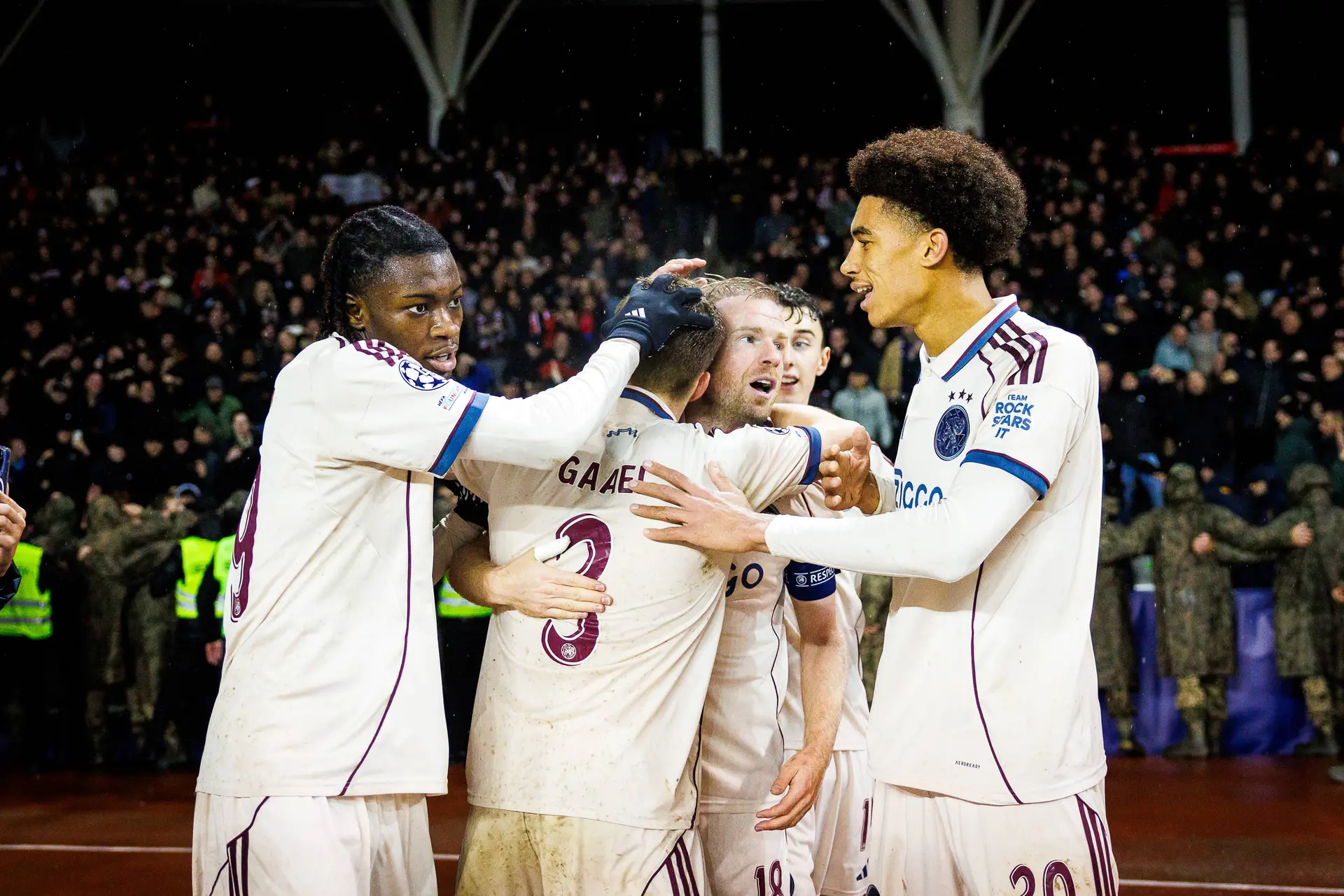Ajax gaat voor laatste kansen in Champions League: hoe kan de ploeg de volgende ronde nog bereiken?