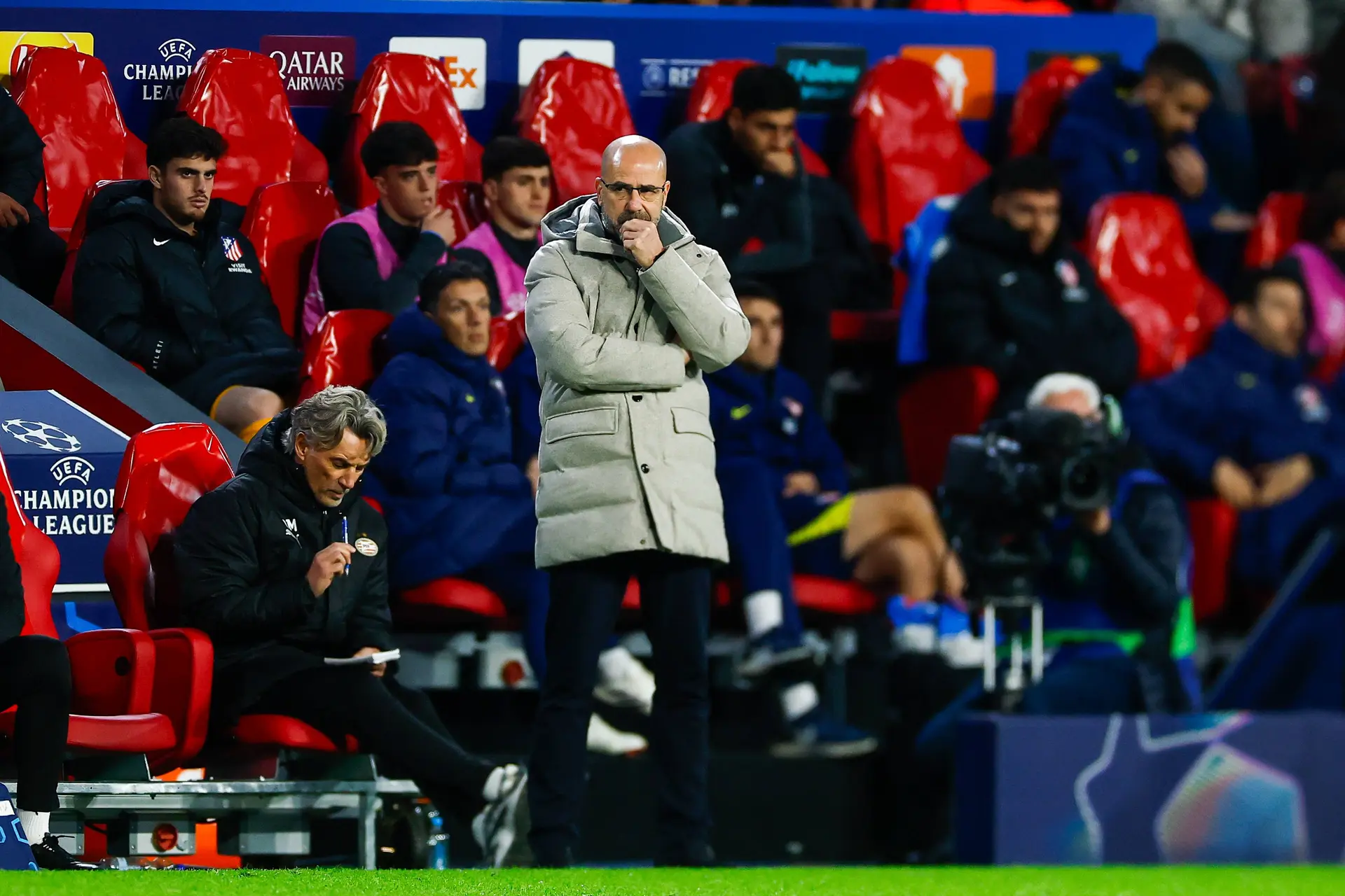 PSV laat kansen liggen en krijgt deksel op de neus tegen Atlético Madrid