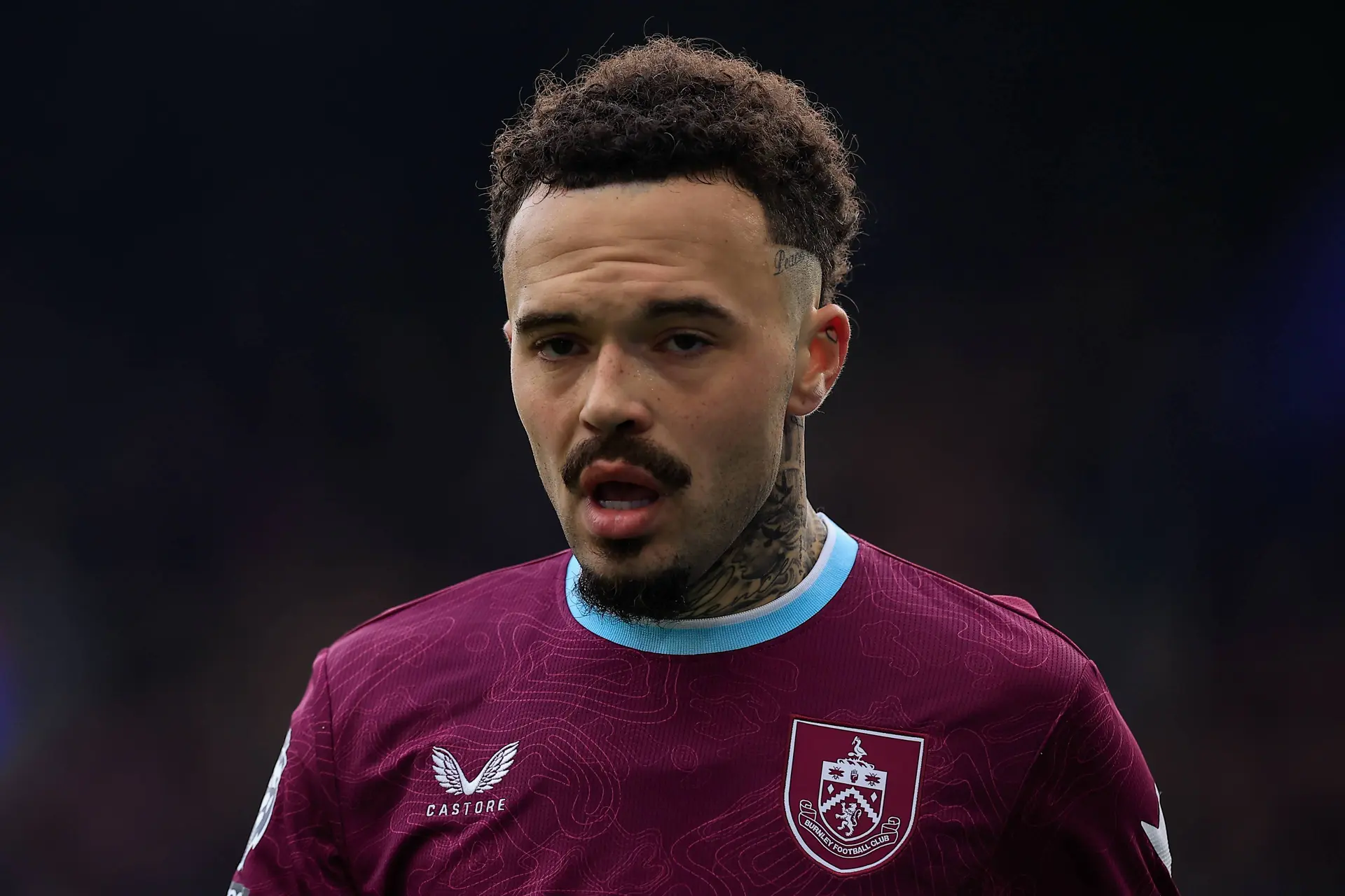 'Ajax kan streep zetten door komst van Burnley-back Hartman'