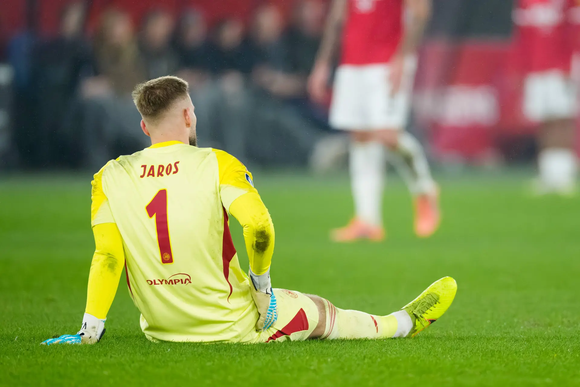 [Update] Ajax bevestigt knieblessure Jaros; seizoen van Liverpool-huurling voorbij