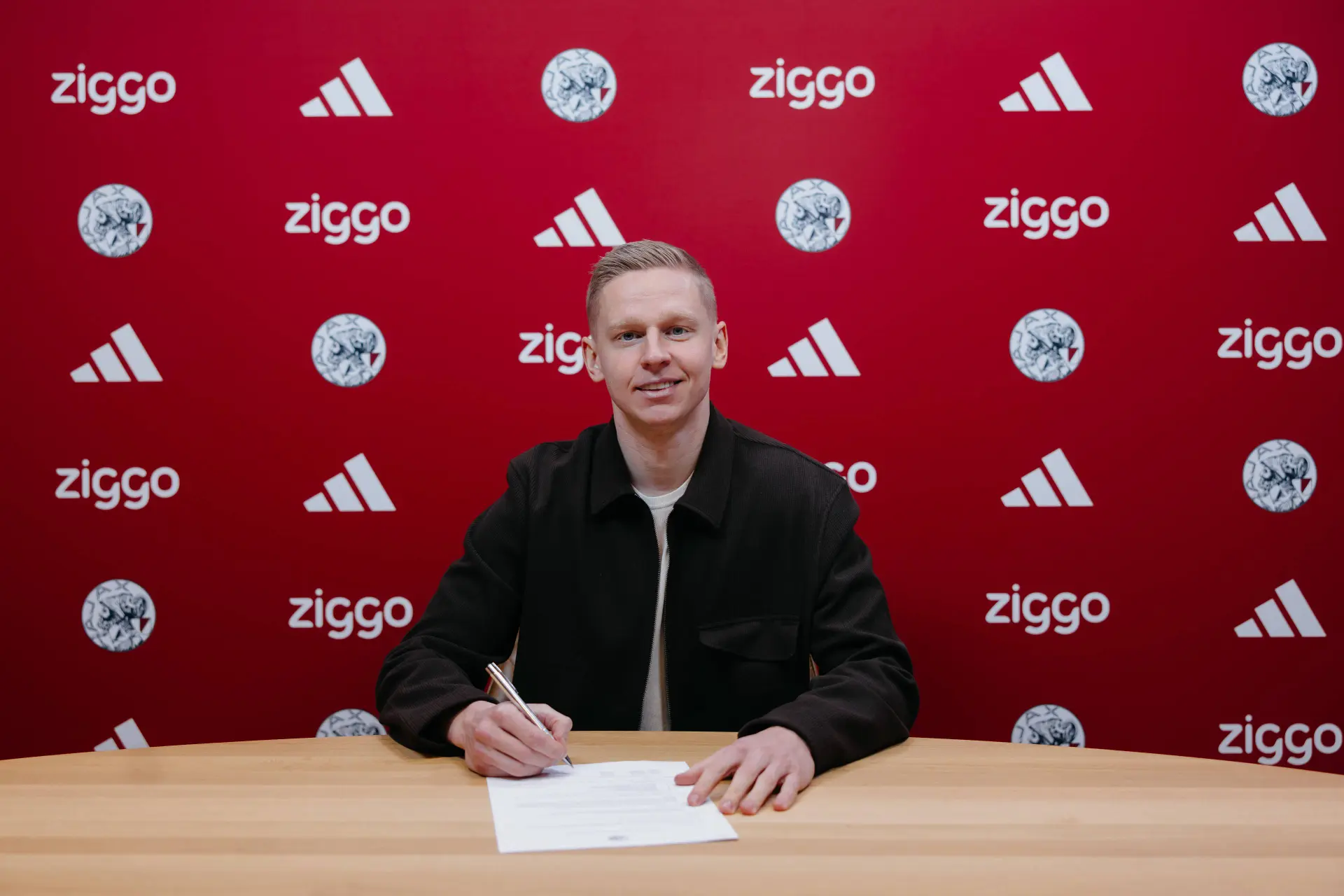 Zinchenko debuteert in wedstrijdselectie Ajax tegen AZ, Wijndal start als linksback