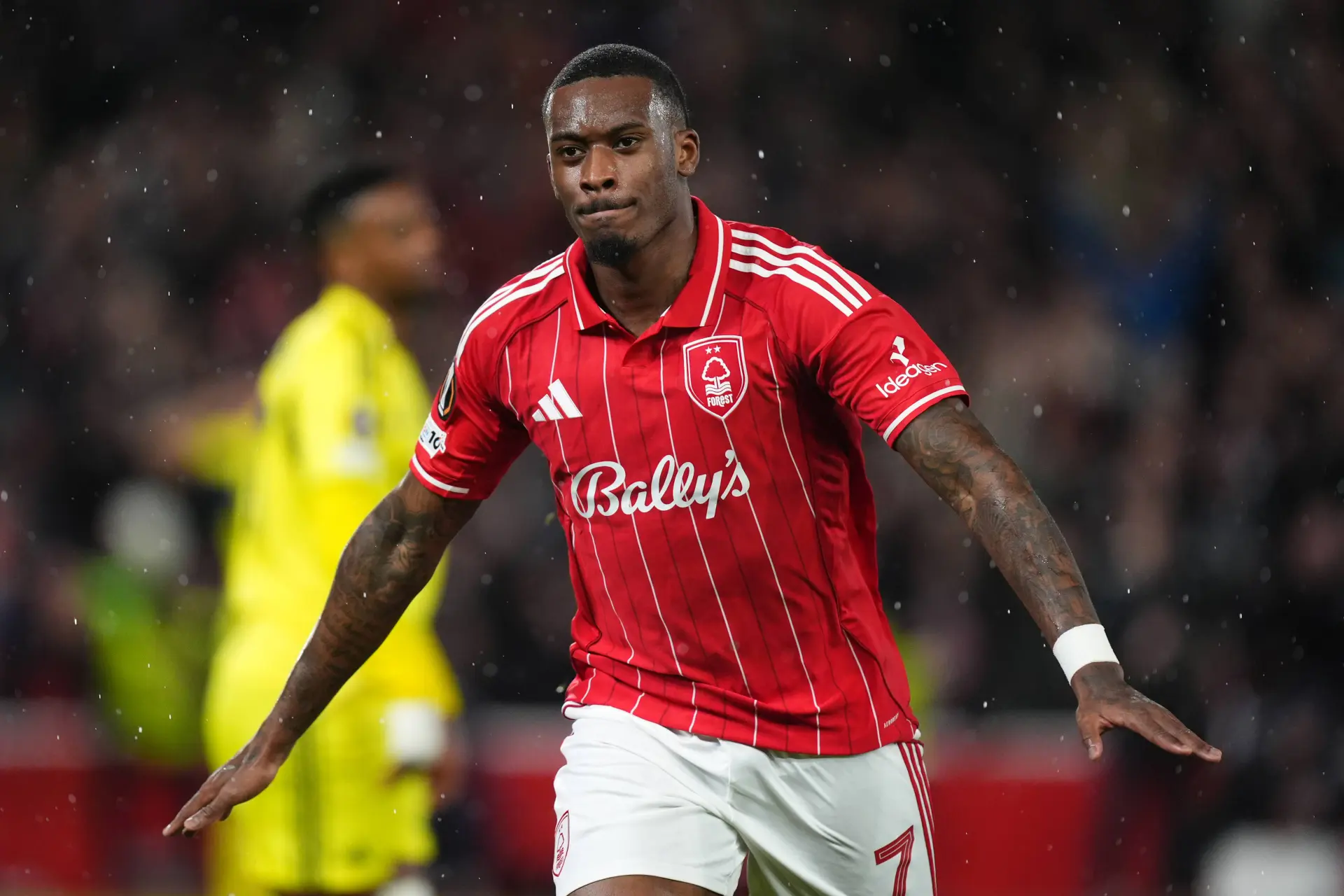 Europa League: Nottingham Forest voorkomt comeback Fenerbahçe, VfB Stuttgart schakelt Celtic uit