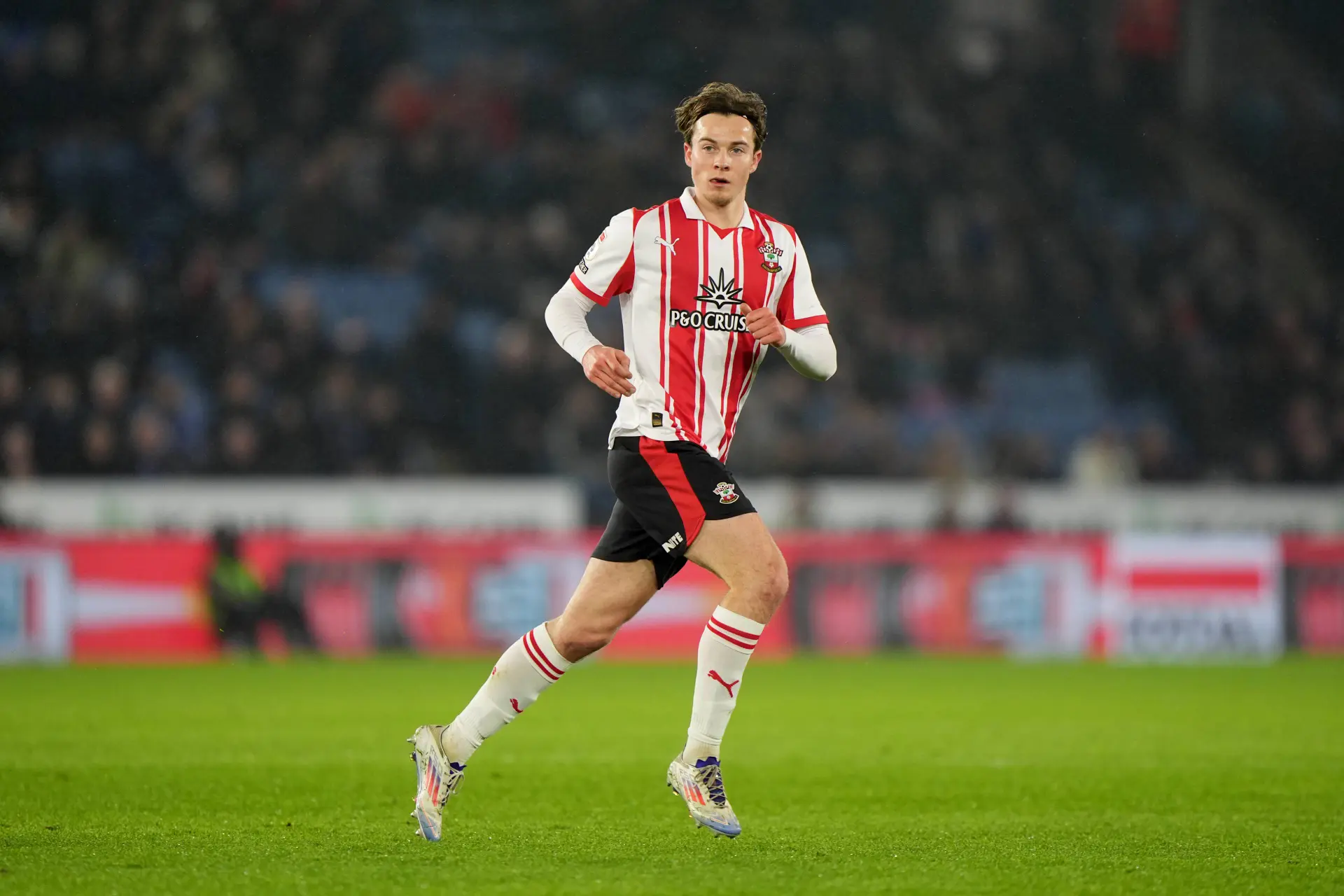 Geruchtenmolen: 'Ajax volgt ontwikkeling Southampton-middenvelder voor mogelijke zomertransfer'