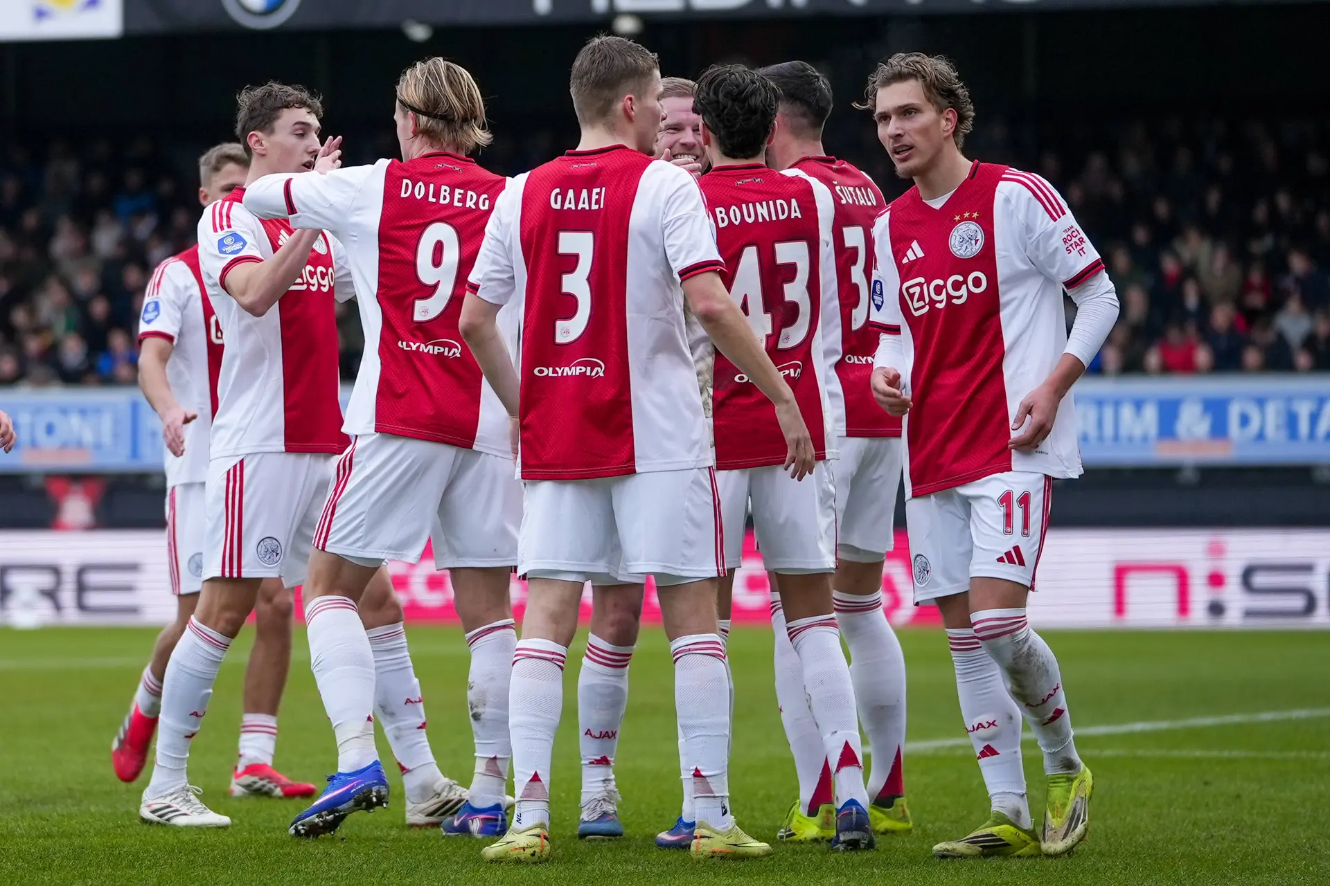 LIVE 14.30 uur | Ajax gaat op bezoek bij AZ en wil revanche nemen na oorwassing in beker