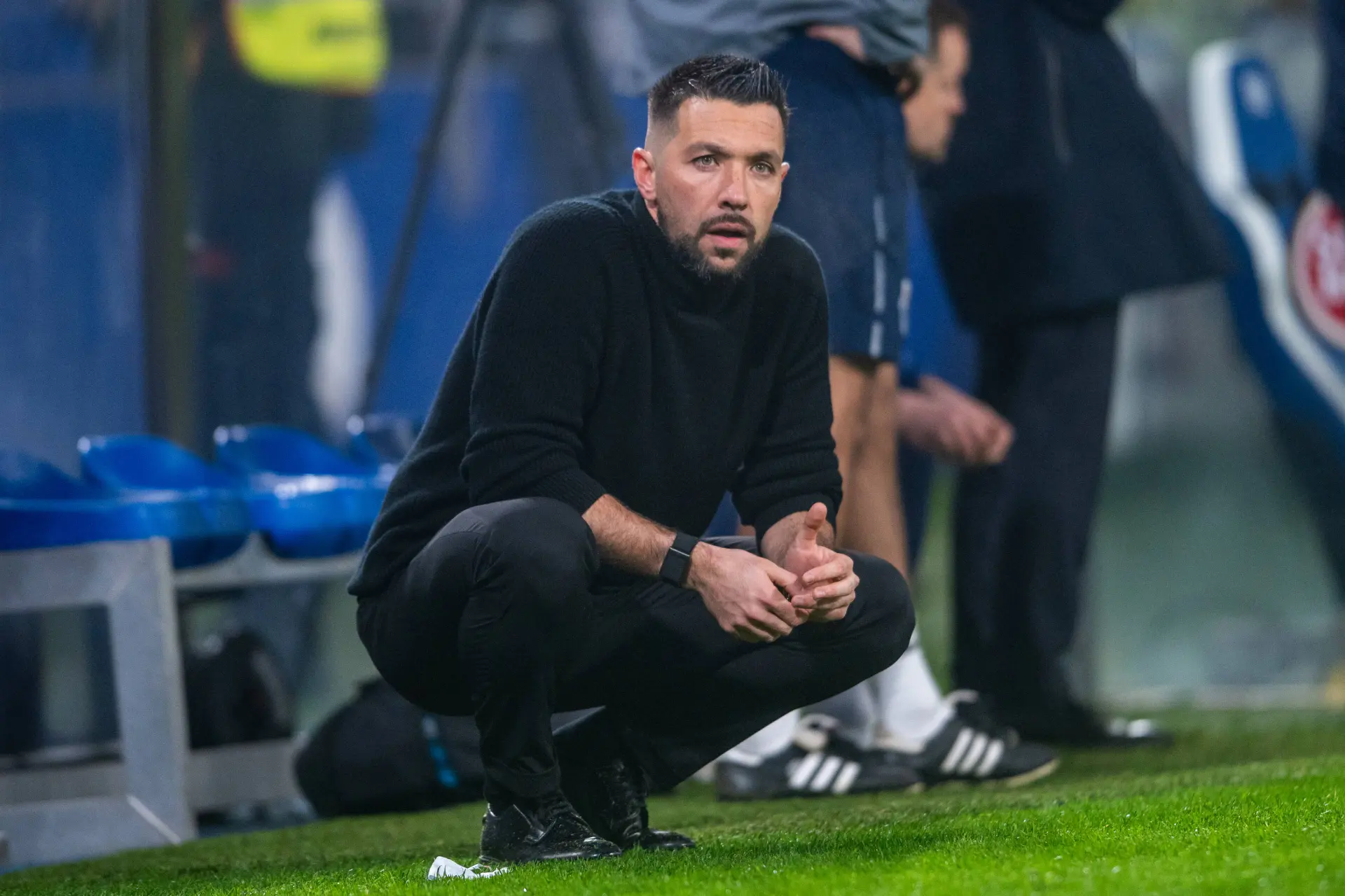 Buitenland: Bekerkrakers voor Chivu en Farioli; Akpom gaat nog altijd vol voor promotie
