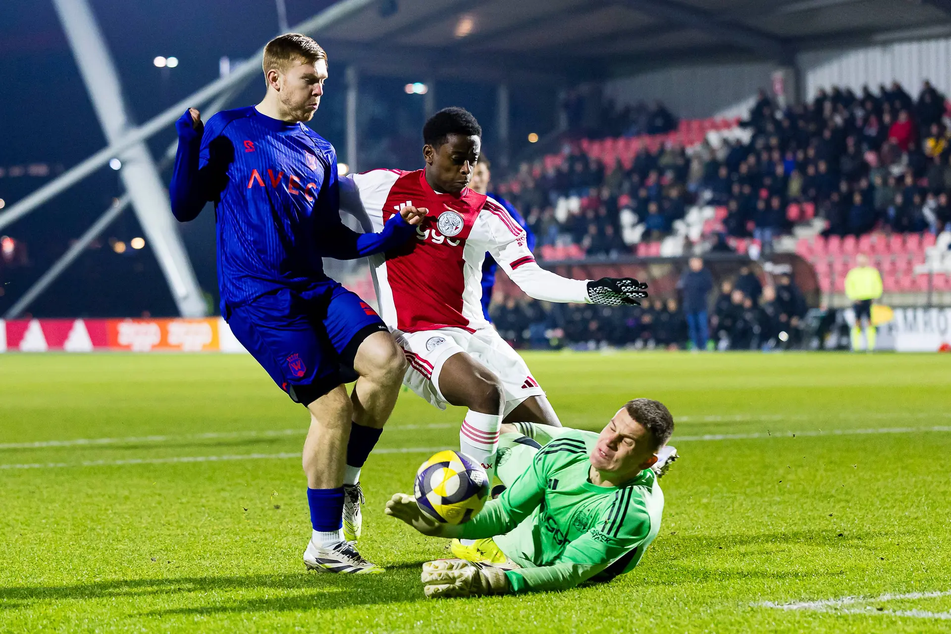 Grim beloont Abdalla met eerste plek in de wedstrijdselectie van Ajax 1