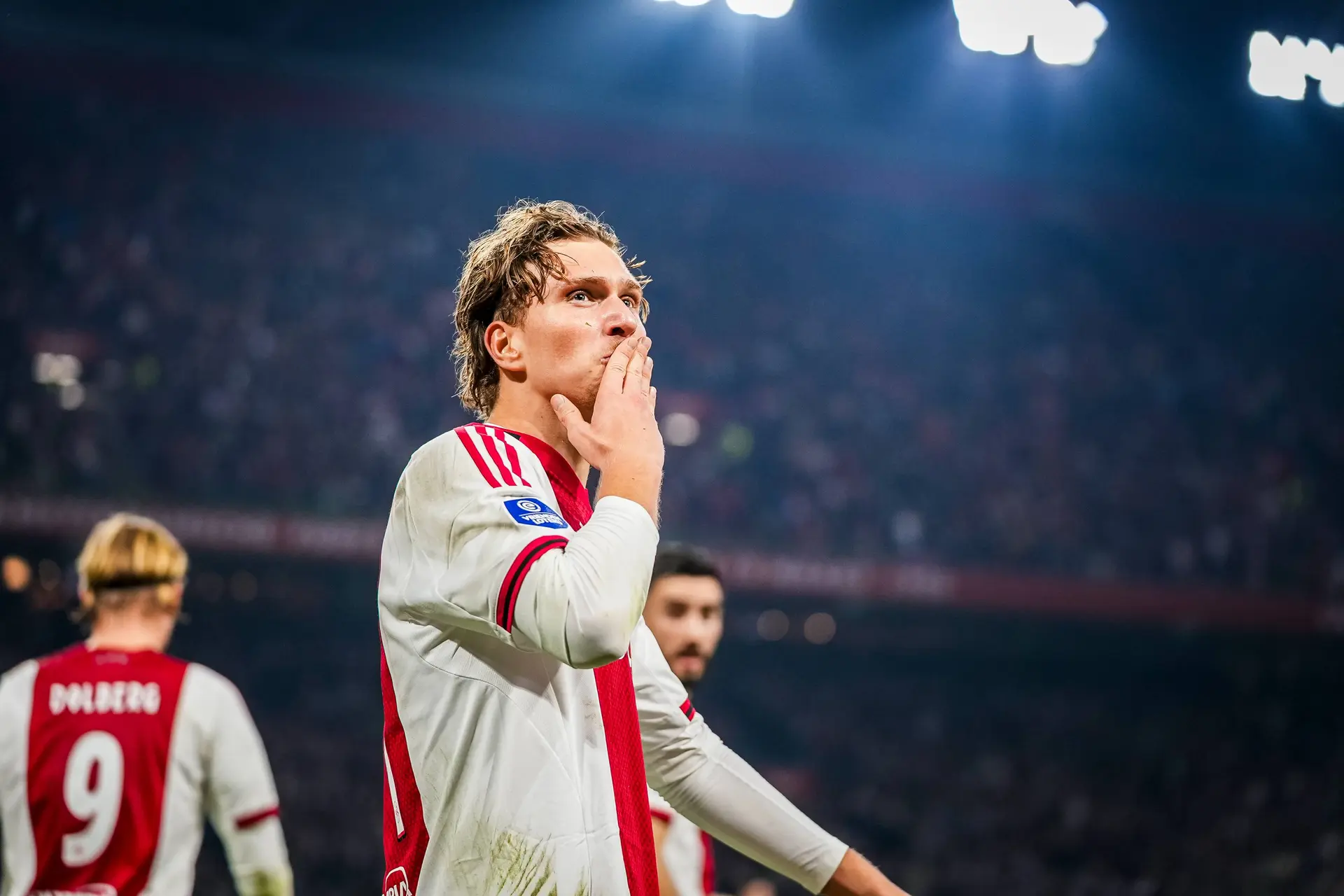 'Alleen Champions League-voetbal kan Ajax vrijpleiten om een megabod op Godts naast zich neer te leggen'
