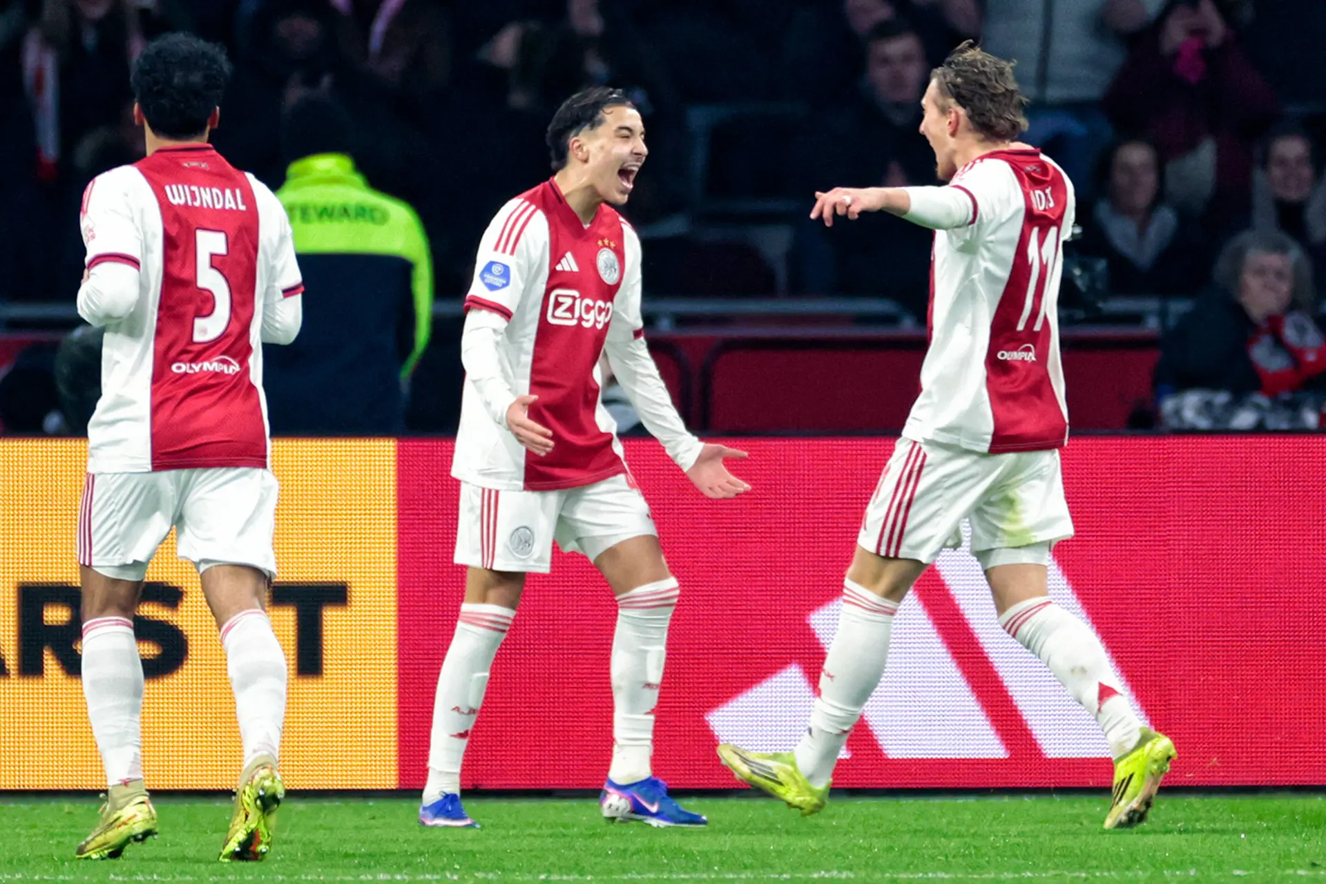 Elftal van de Week van De Telegraaf kent drie - of eigenlijk vier - spelers van Ajax