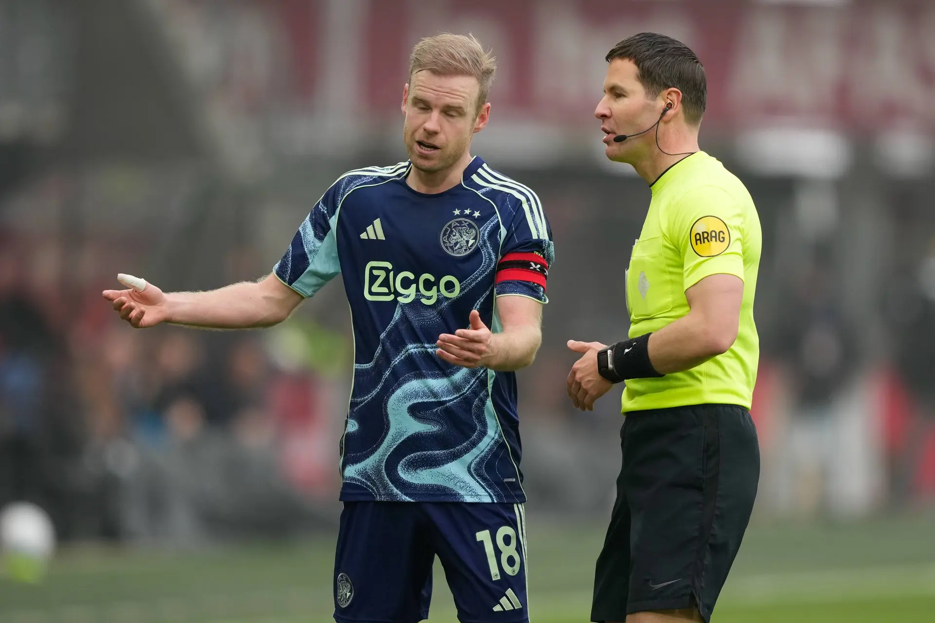 Rondom Ajax: Makkelie legt uit waarom hij tweede AZ-goal afkeurde