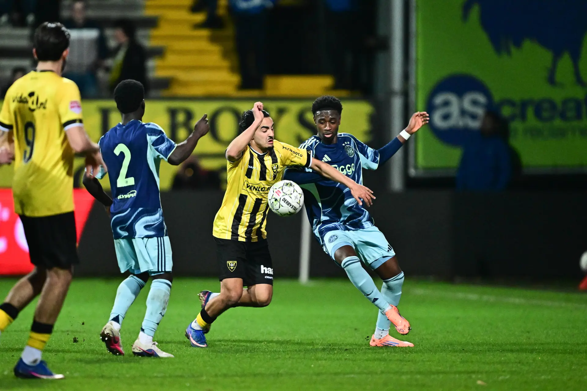 Kalokoh gaat voor kans bij Ajax: 'Lastig, vooral als je weet hoe goed je kunt voetballen'
