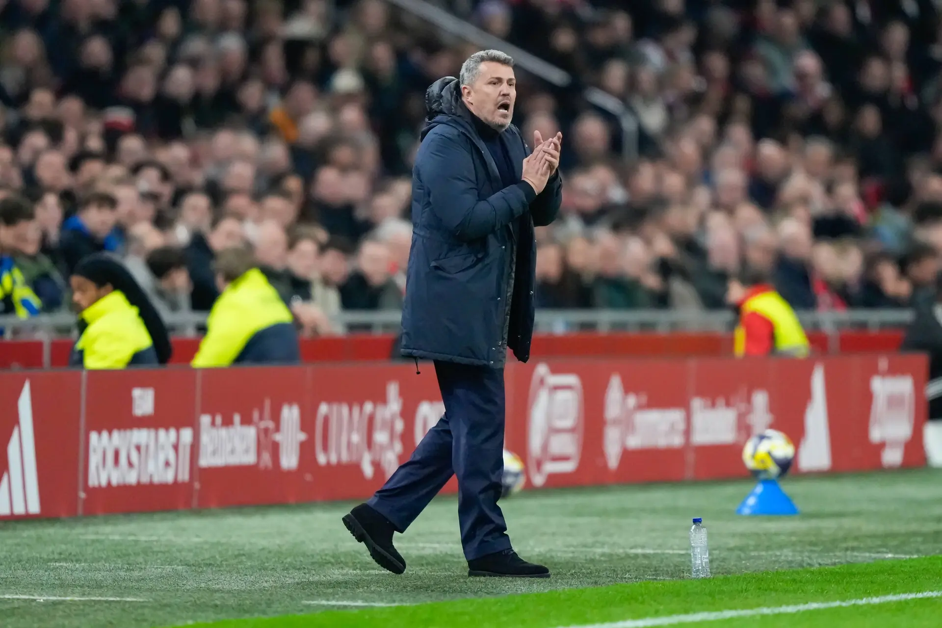 Ten Cate bespreekt Ajax-debuut García: 'Je kunt niet alle credits aan die trainer geven'