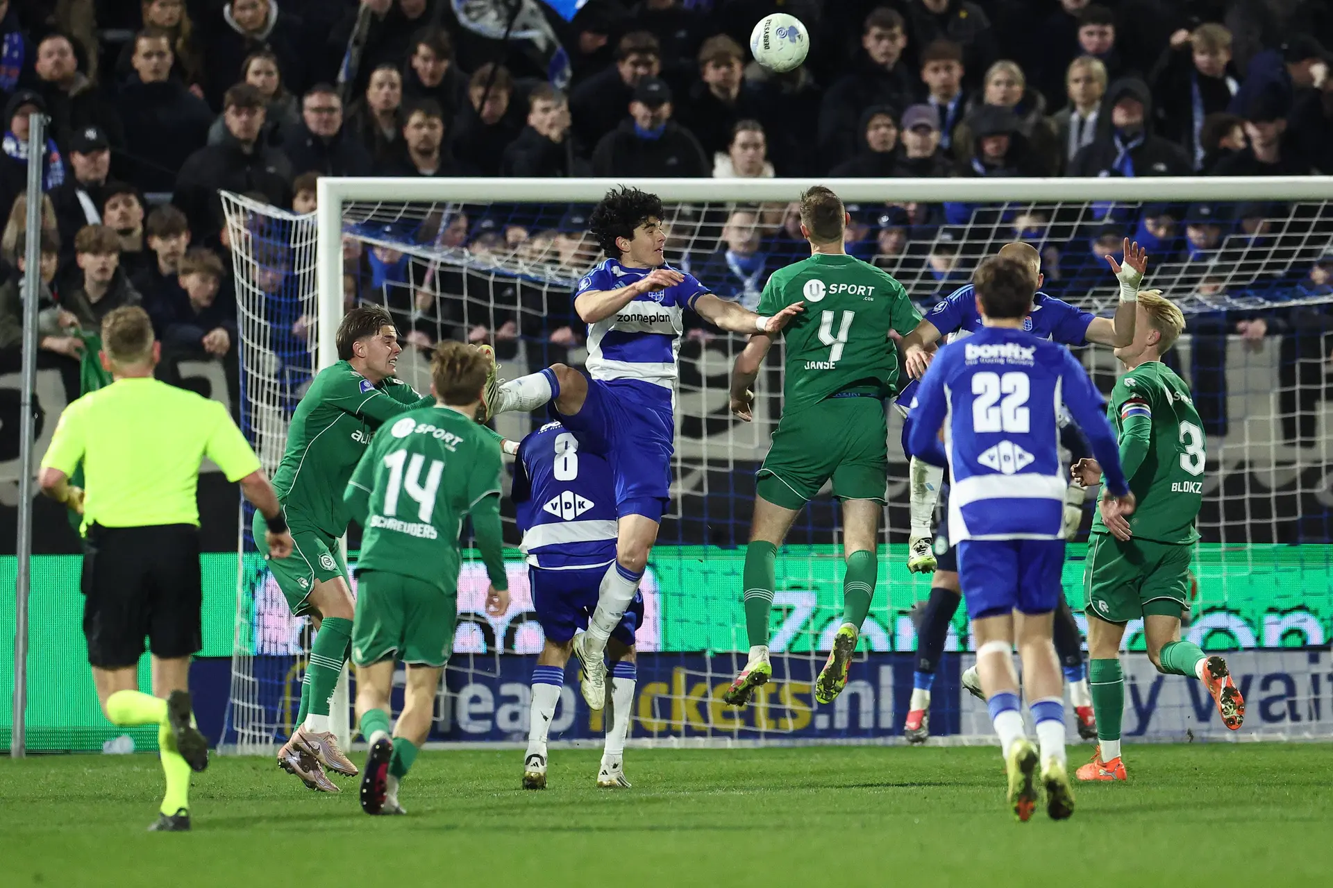 Van Bergen redt FC Groningen met late gelijkmaker tegen PEC Zwolle