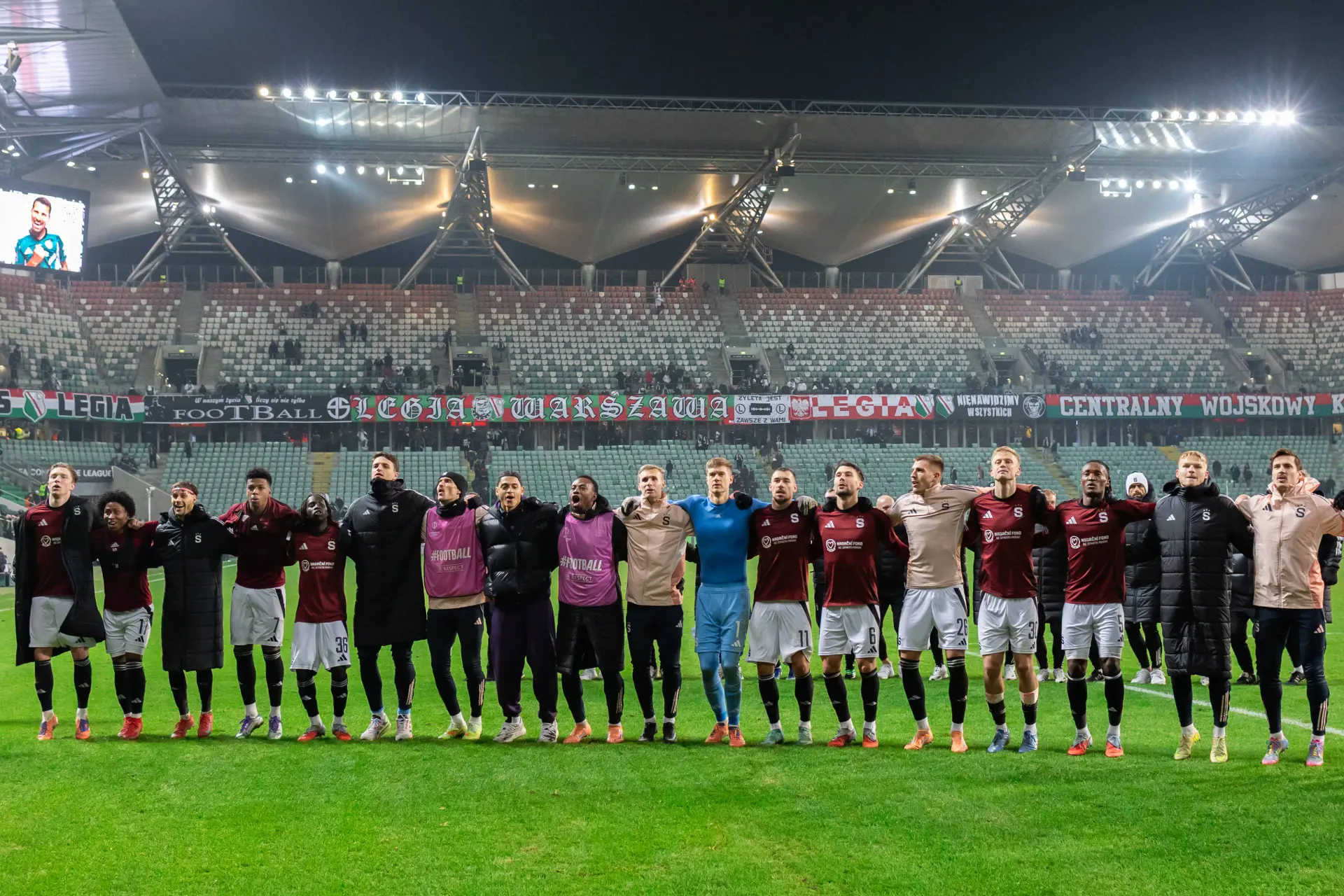 Buitenland: Mannsverk met Sparta Praag tegen AZ; meerdere oud-Ajacieden in actie in Europa
