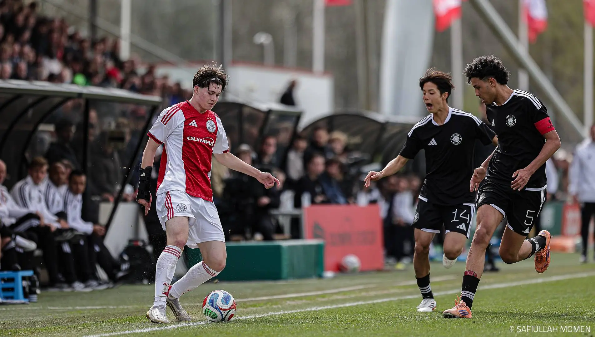 Effectief Real Madrid blijkt met twee penalty's te sterk voor Ajax O17 in halve finale Future Cup