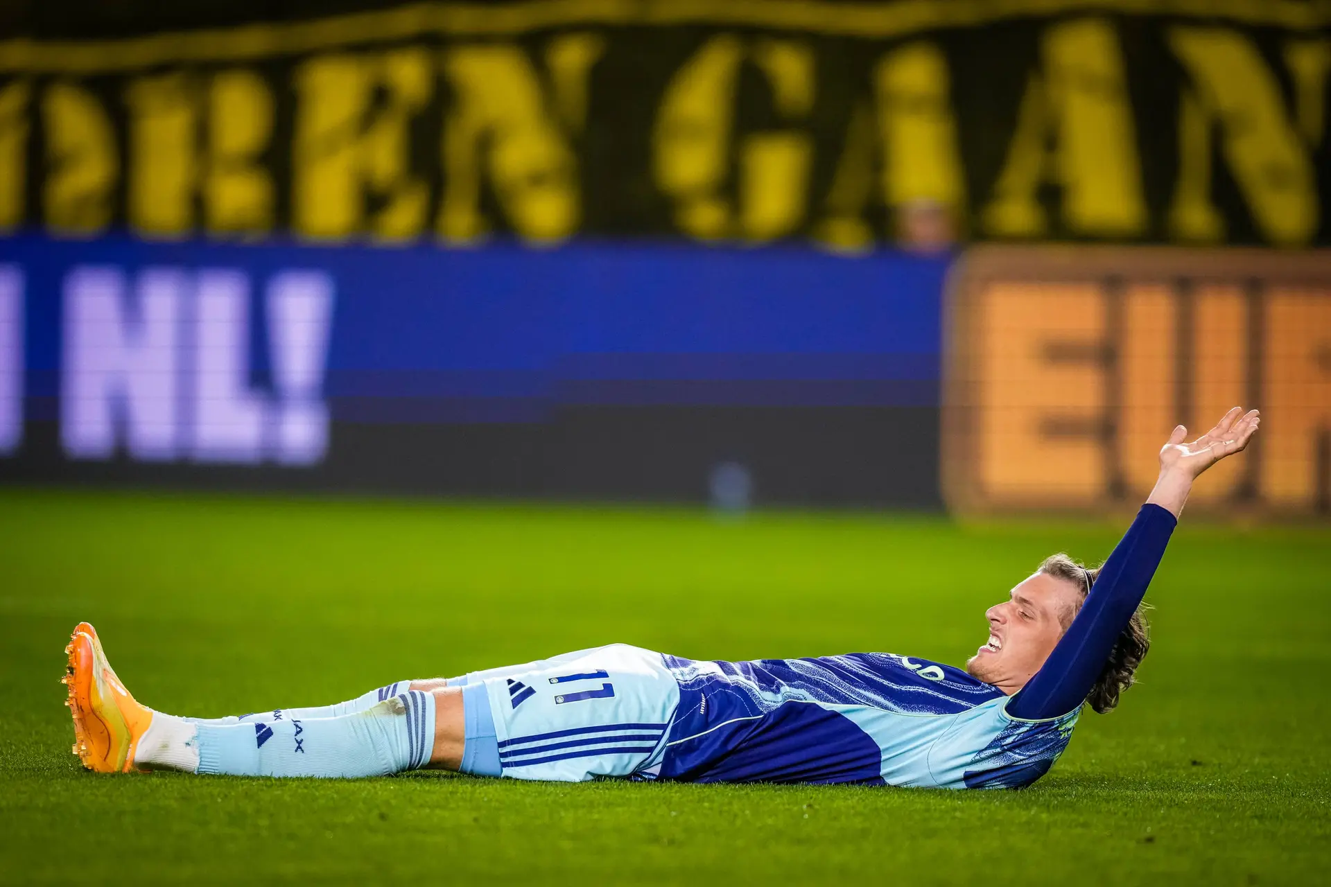 Perez zet vraagtekens bij fitheid Ajax-spelers: 'Godts krijgt kramp tegen NAC'