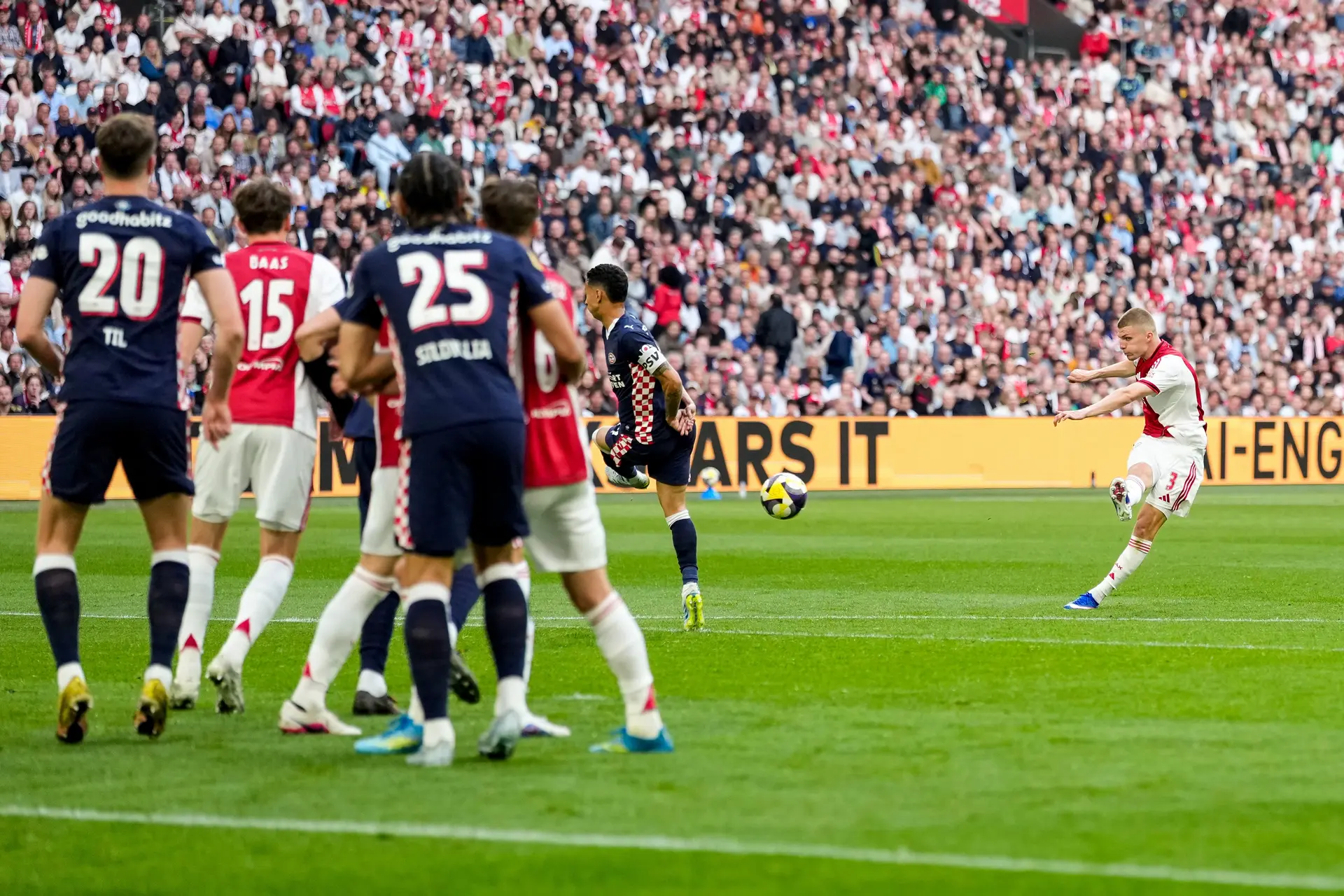 Wie was de beste Ajacied tijdens het gelijkspel tegen PSV?