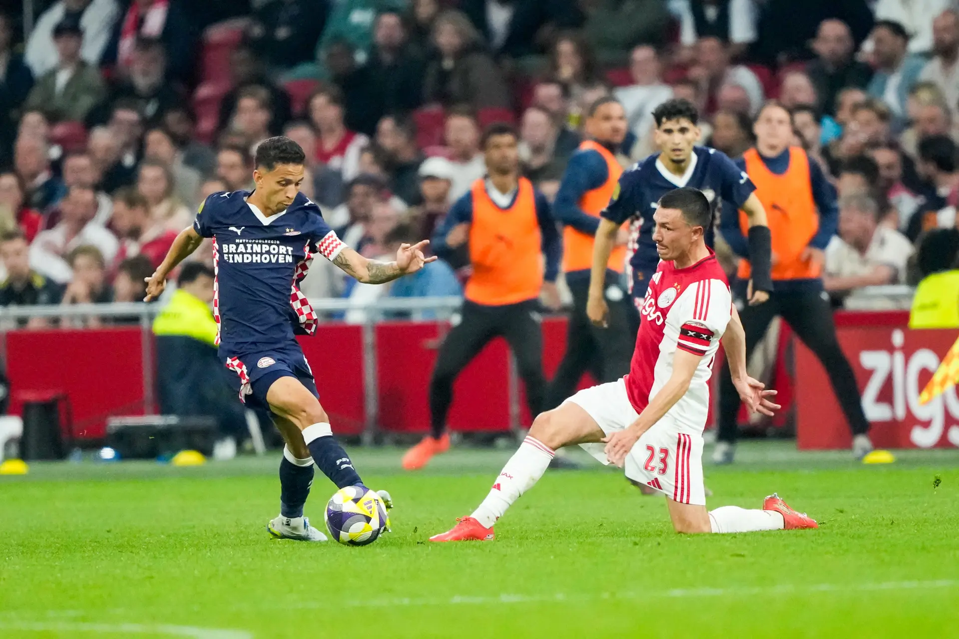 Berghuis beschrijft gevoel na gelijkspel tegen PSV: 'Blij met die laatste 2-2 nog'