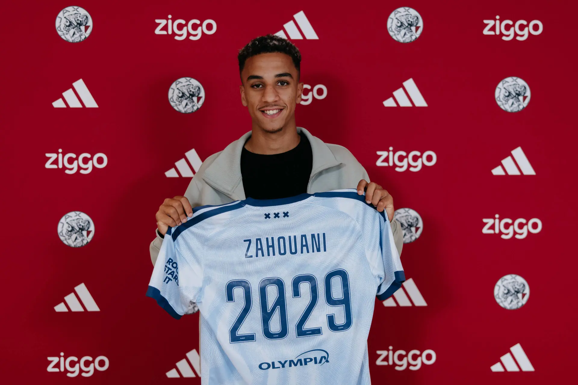 Rondom Ajax: 'Écht een heel goede speler, waar Ajax veel plezier aan gaat beleven'