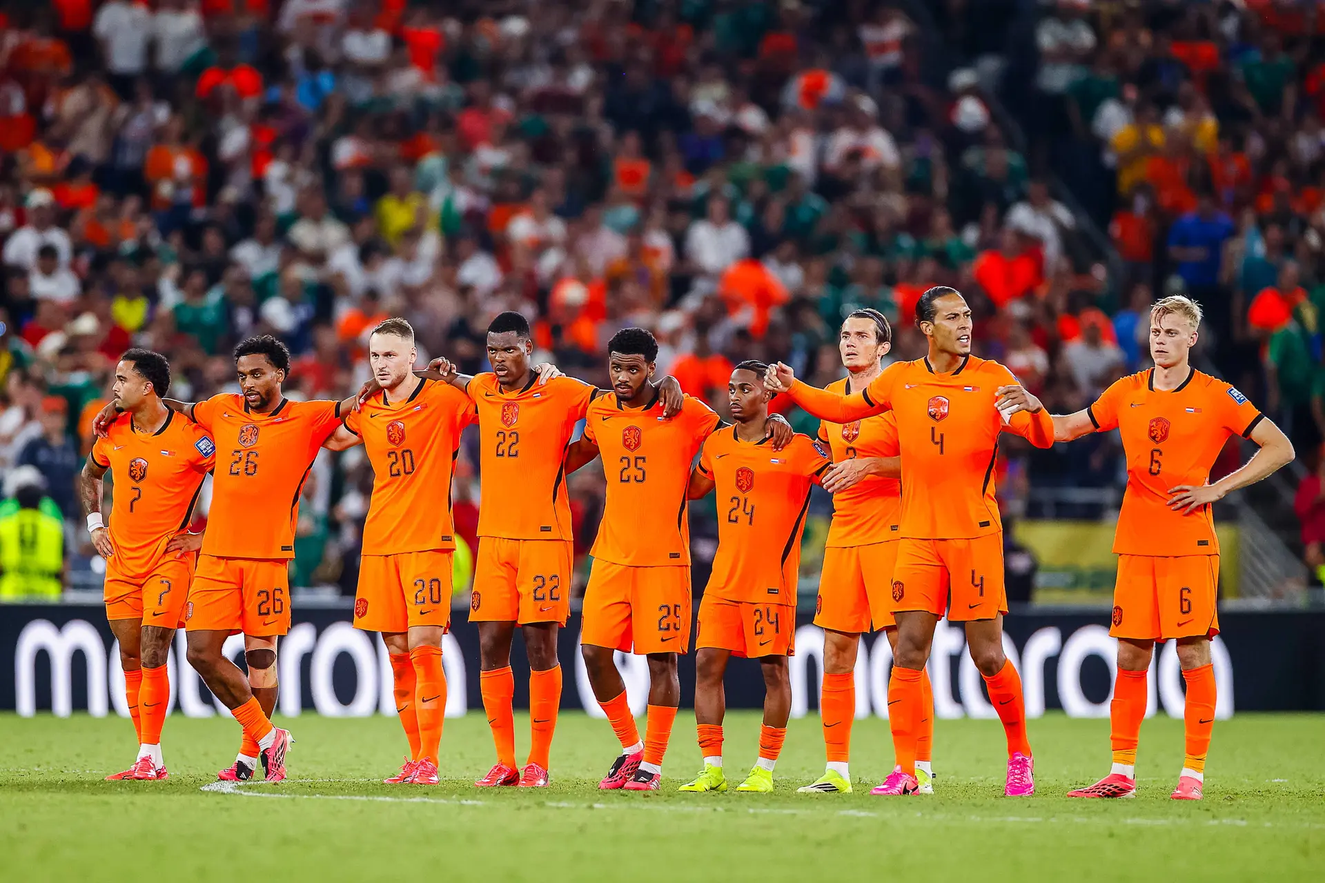 Nederland stelt teleur en wordt na nemen van strafschoppen door Marokko uitgeschakeld op WK