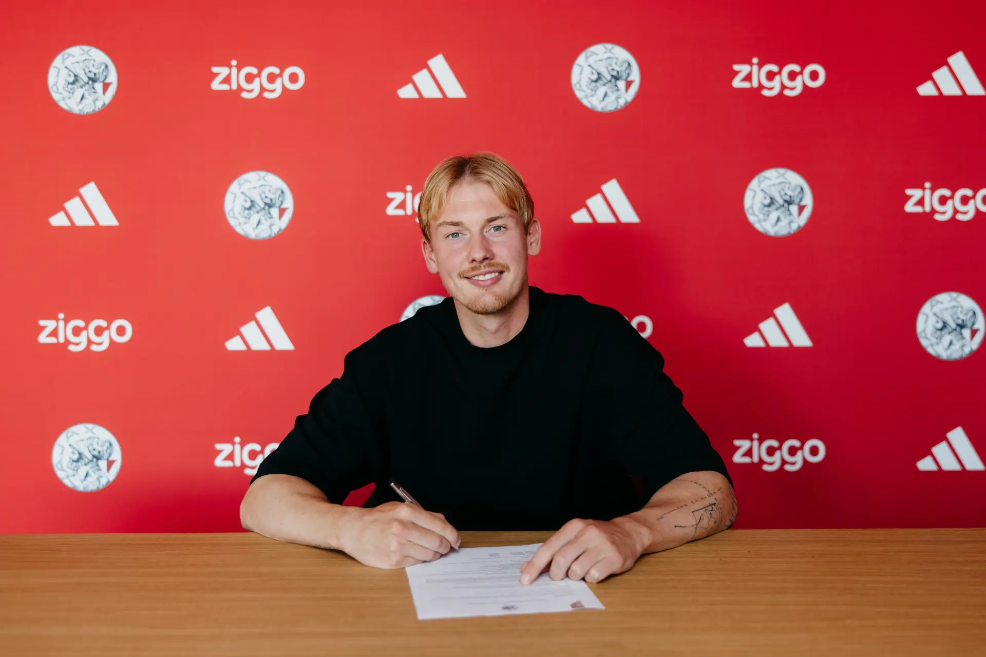 ajax showtime julian brandt ajax