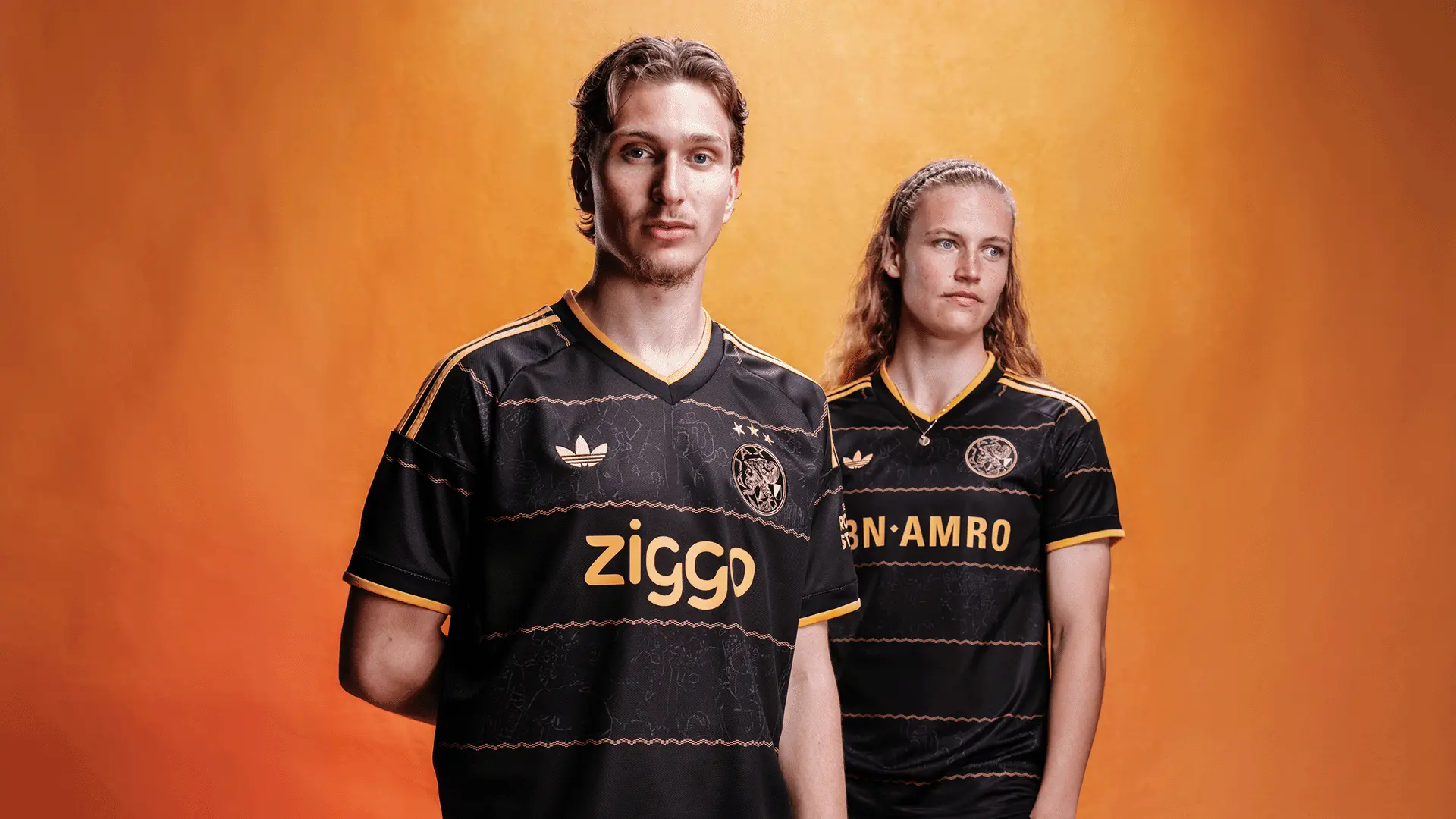 Ajax Showtime Mika Godts Uitshirt Ajax