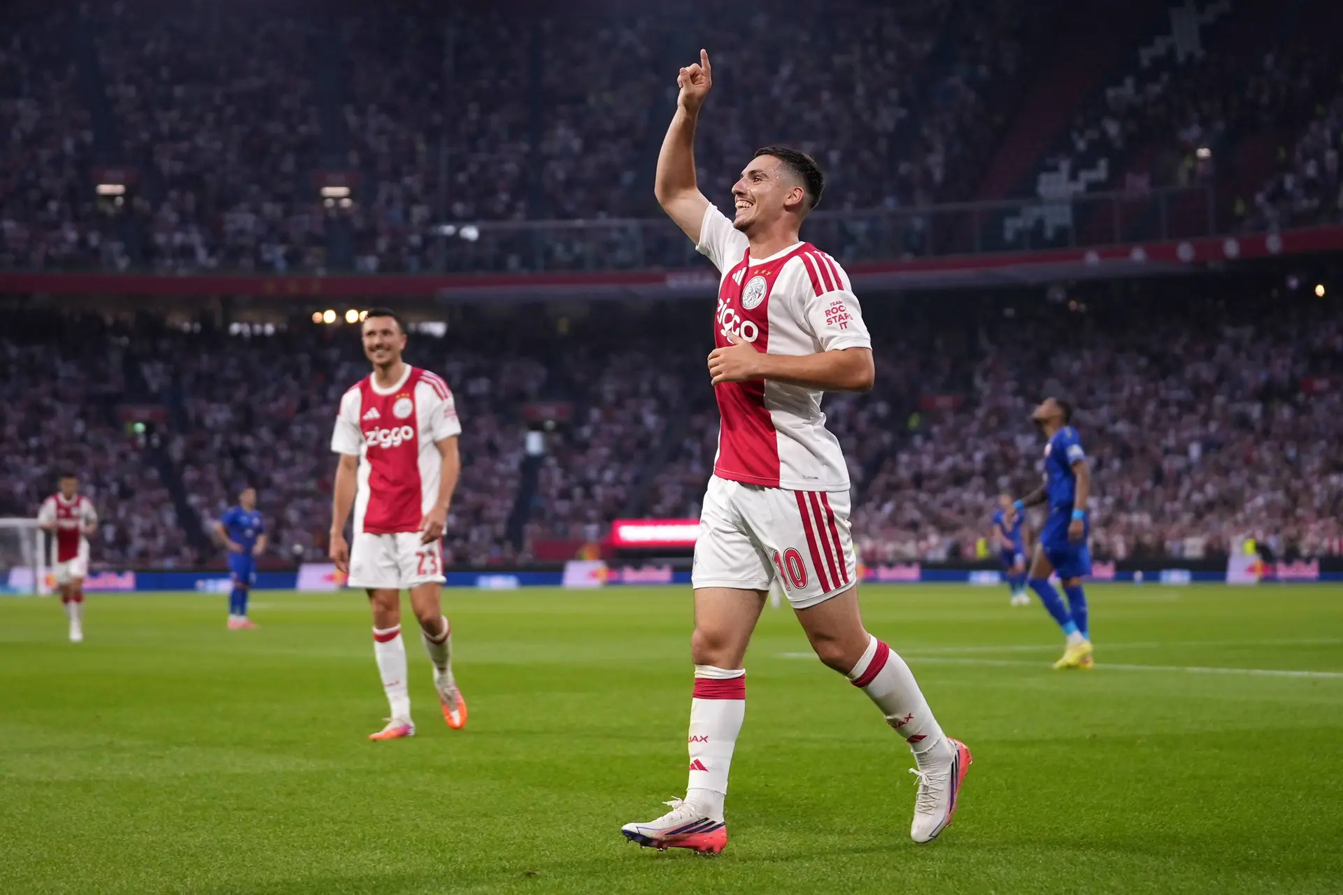 Ajax Showtime Oscar Gloukh